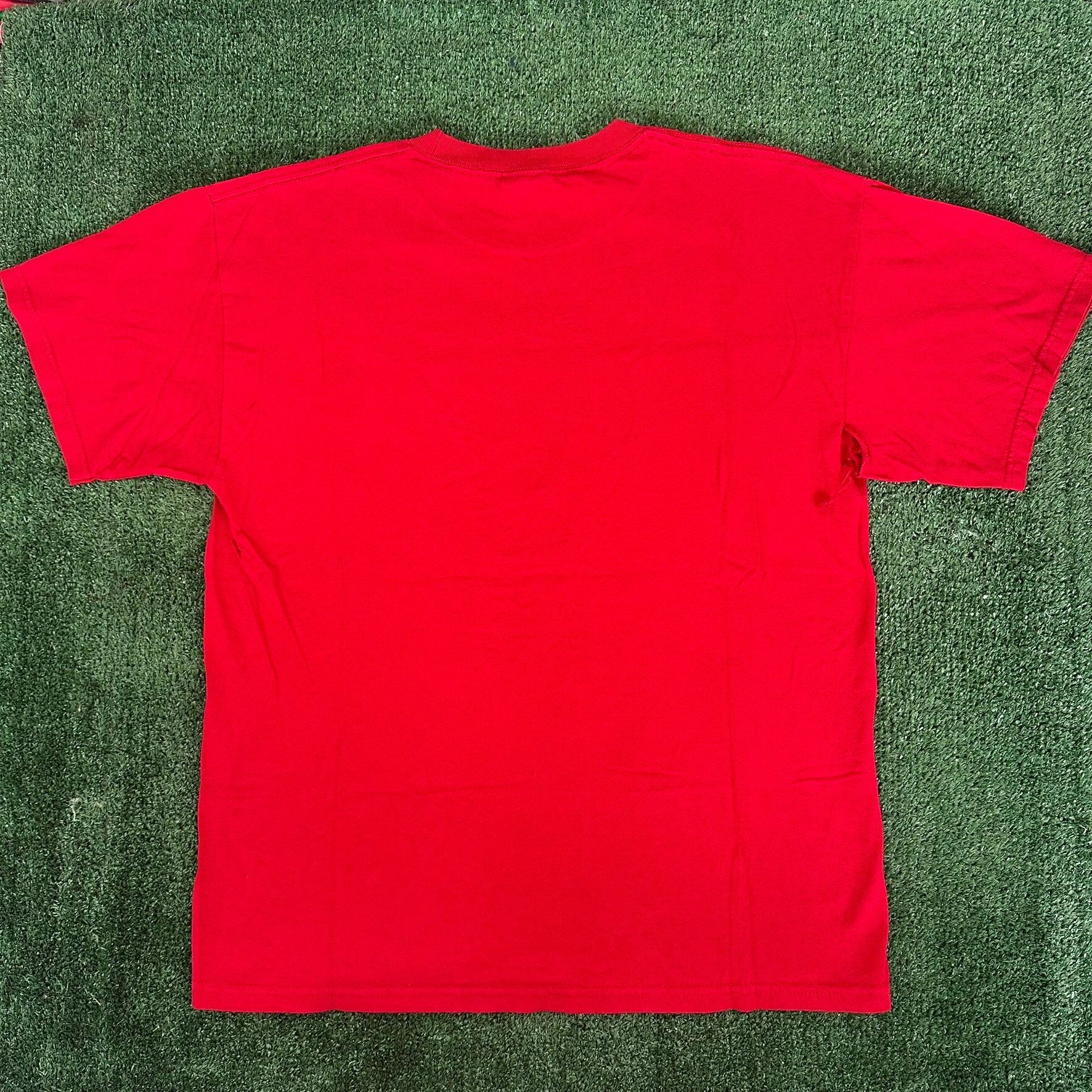 Alstyle Vintage Y2K Victoria Canada T-Shirt Red Embroidered Travel M Size US L / EU 52-54 / 3 - 5 Thumbnail