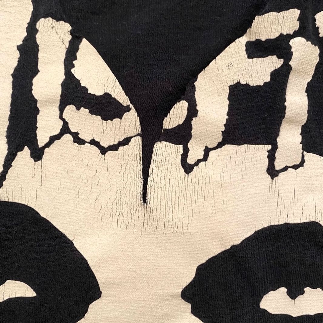 Gildan Gildan Women’s T-Shirt Skull Vintage 2002 Misfits Black Small Women’s Shirt Size S Thrashed Graphic Print Adult Womens Size S / US 4 / IT 40 - 5 Thumbnail