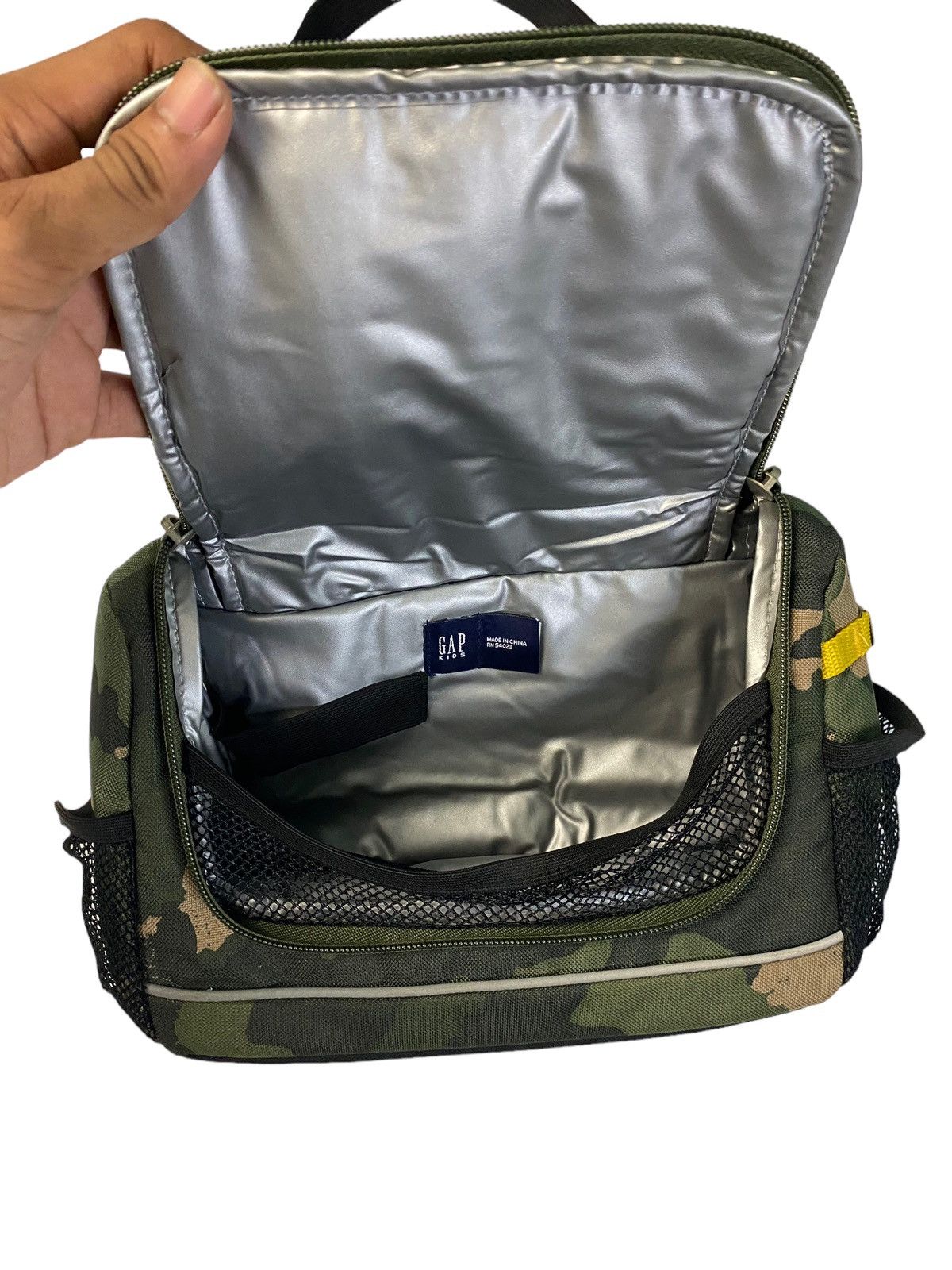 Designer × Gap × Vintage 👍 GAP KIDS CAMO sling bag Clutch backpack outdoor y2k Size ONE SIZE - 14 Thumbnail
