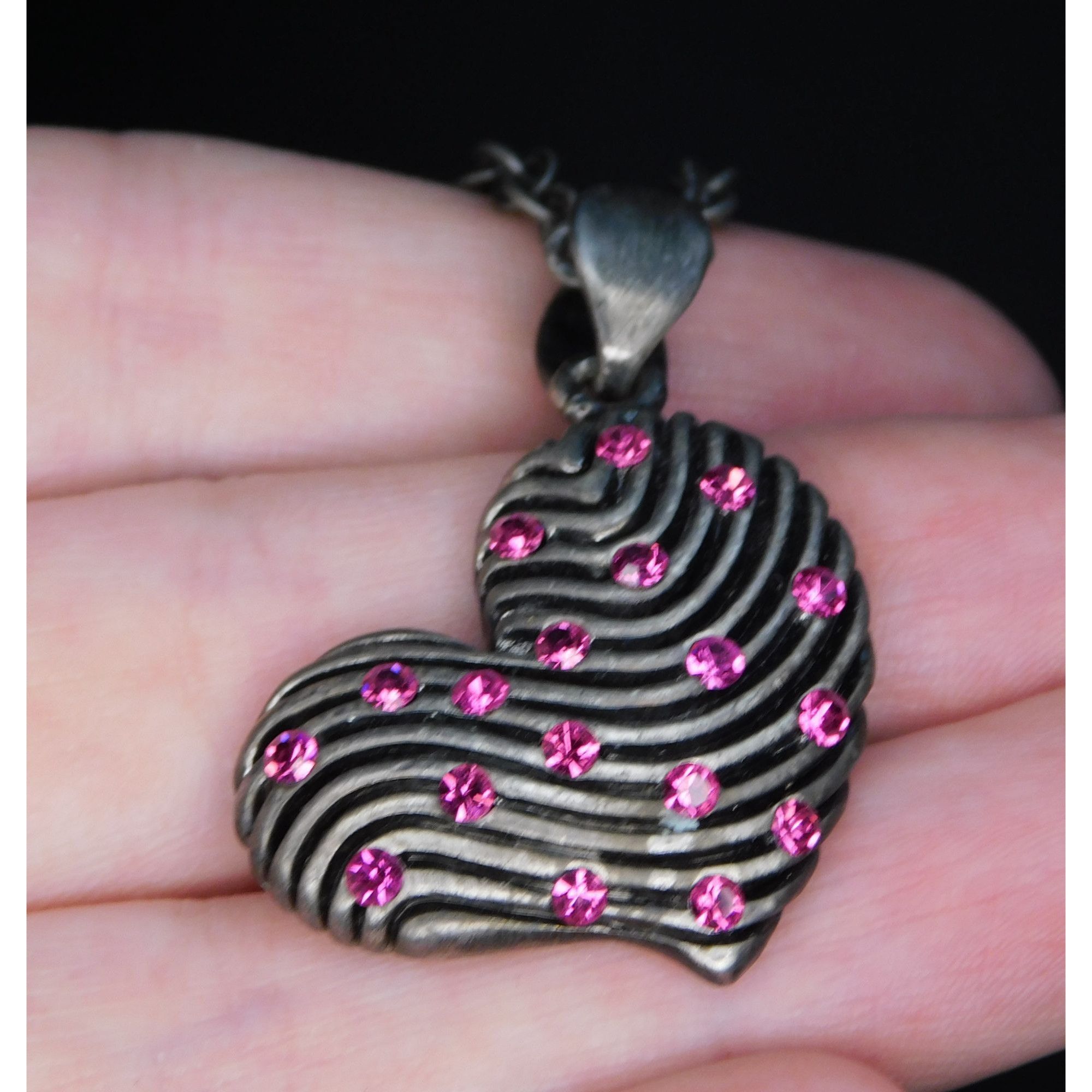 Other Glam Goth Pink Rhinestone Striped Heart Necklace Size ONE SIZE - 2 Thumbnail