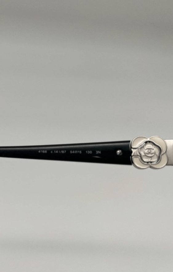 Chanel CHANEL Sunglasses 4166 Rimless Rhinestone 4017 Shields RI832 Size ONE SIZE - 7 Thumbnail