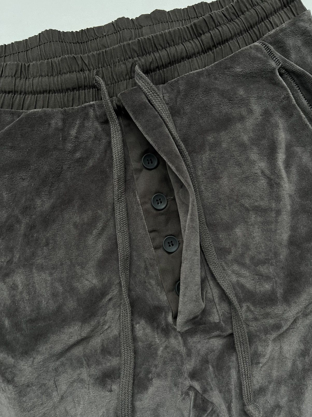 Thom Krom Thom Krom Velvet Drop Crotch Sweatpants in Taupe Size US 31 - 11 Thumbnail