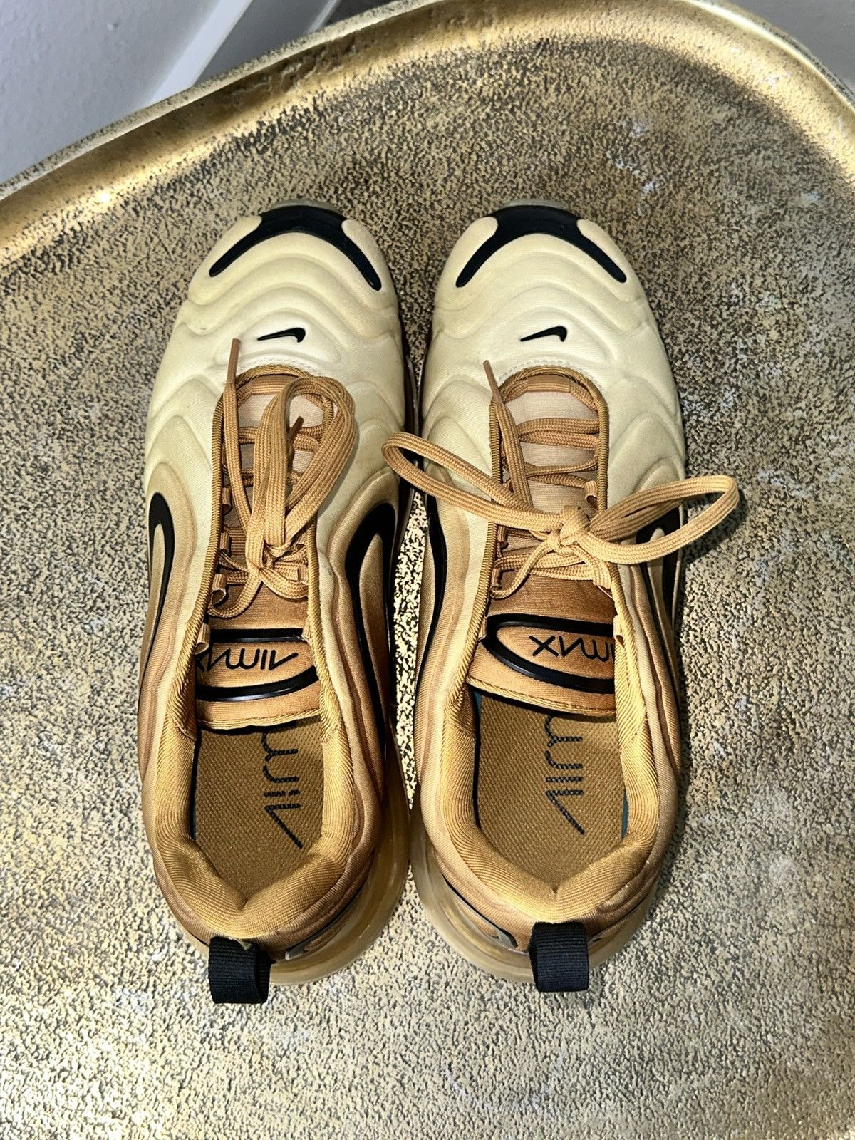 Nike Nike Air Max 720 Size US 9 / EU 42 - 7 Thumbnail