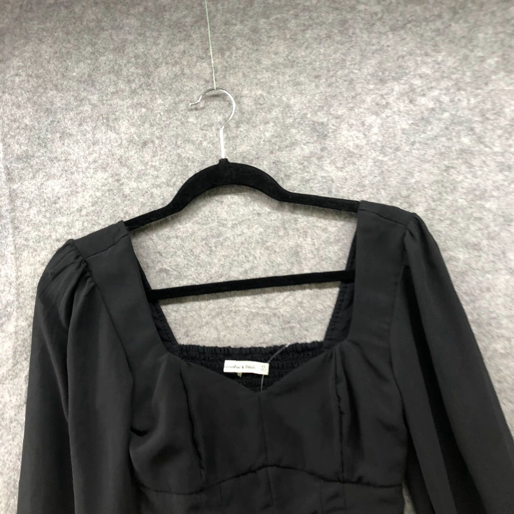 Abercrombie & Fitch Abercrombie & Fitch Cropped Sweetheart Neck Top Womens XS Black Balloon Sleeve Size XS / US 0-2 / IT 36-38 - 3 Thumbnail