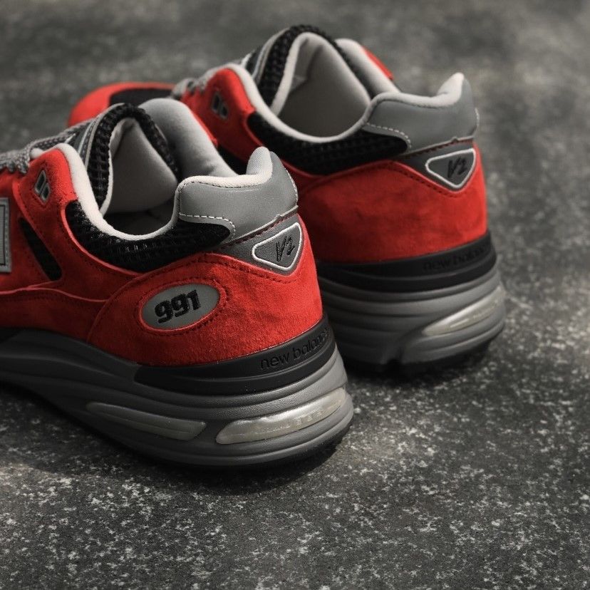 New Balance 991v2 City Pack Shanghai Red U991KR2 Trainers Size US 10 / EU 43 - 2 Thumbnail