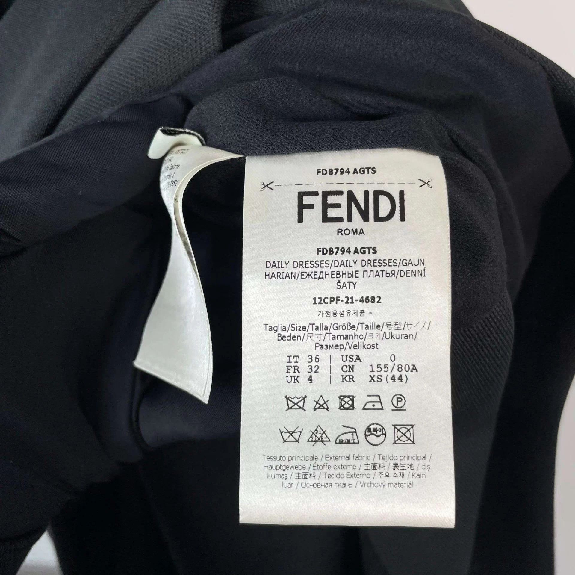 Fendi Fendi Sleeveless Slit Fitted Black Dress 36 Size XS / US 0-2 / IT 36-38 - 3 Thumbnail