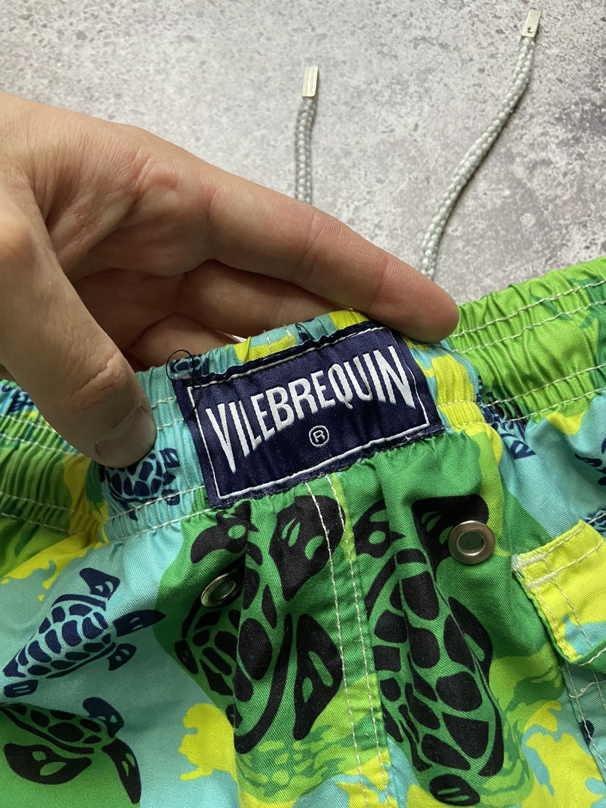 Vilebrequin Vilebrequin Turtle Print Beach Shorts XL Size US 36 / EU 52 - 2 Thumbnail