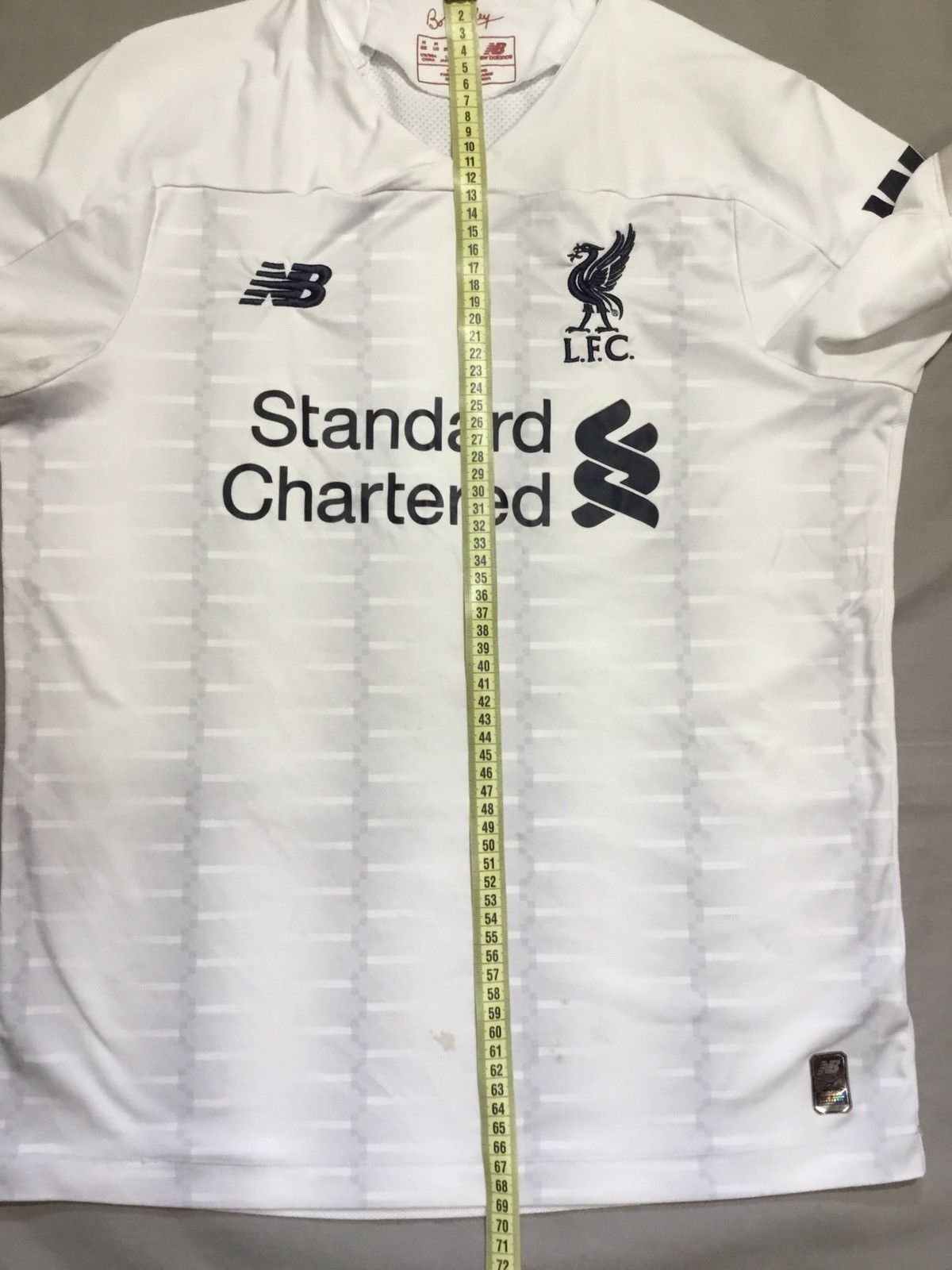 New Balance Liverpool FC 2019/2020 England Away Soccer Jersey Size M Size US M / EU 48-50 / 2 - 7 Thumbnail
