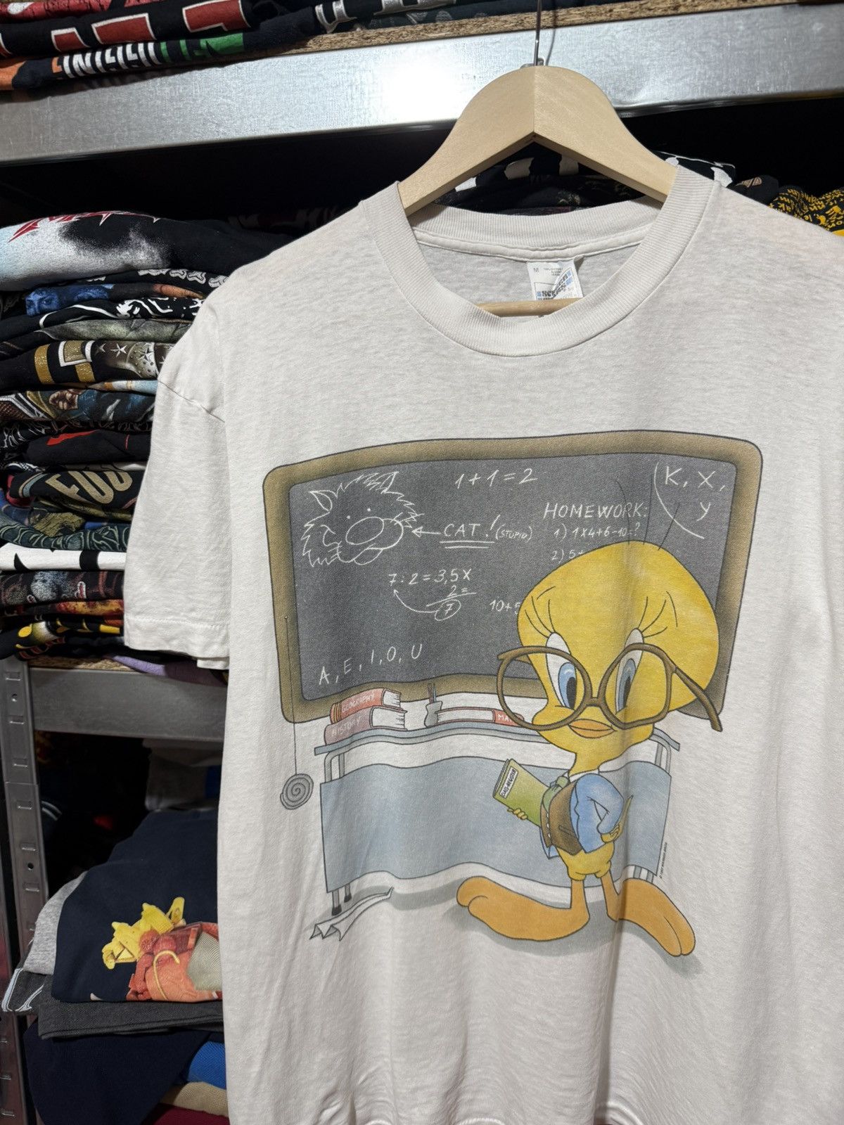Vintage Vintage 1997 Tweety Bird Looney Tunes Graphic T-Shirt Y2K Size US M / EU 48-50 / 2 - 3 Thumbnail