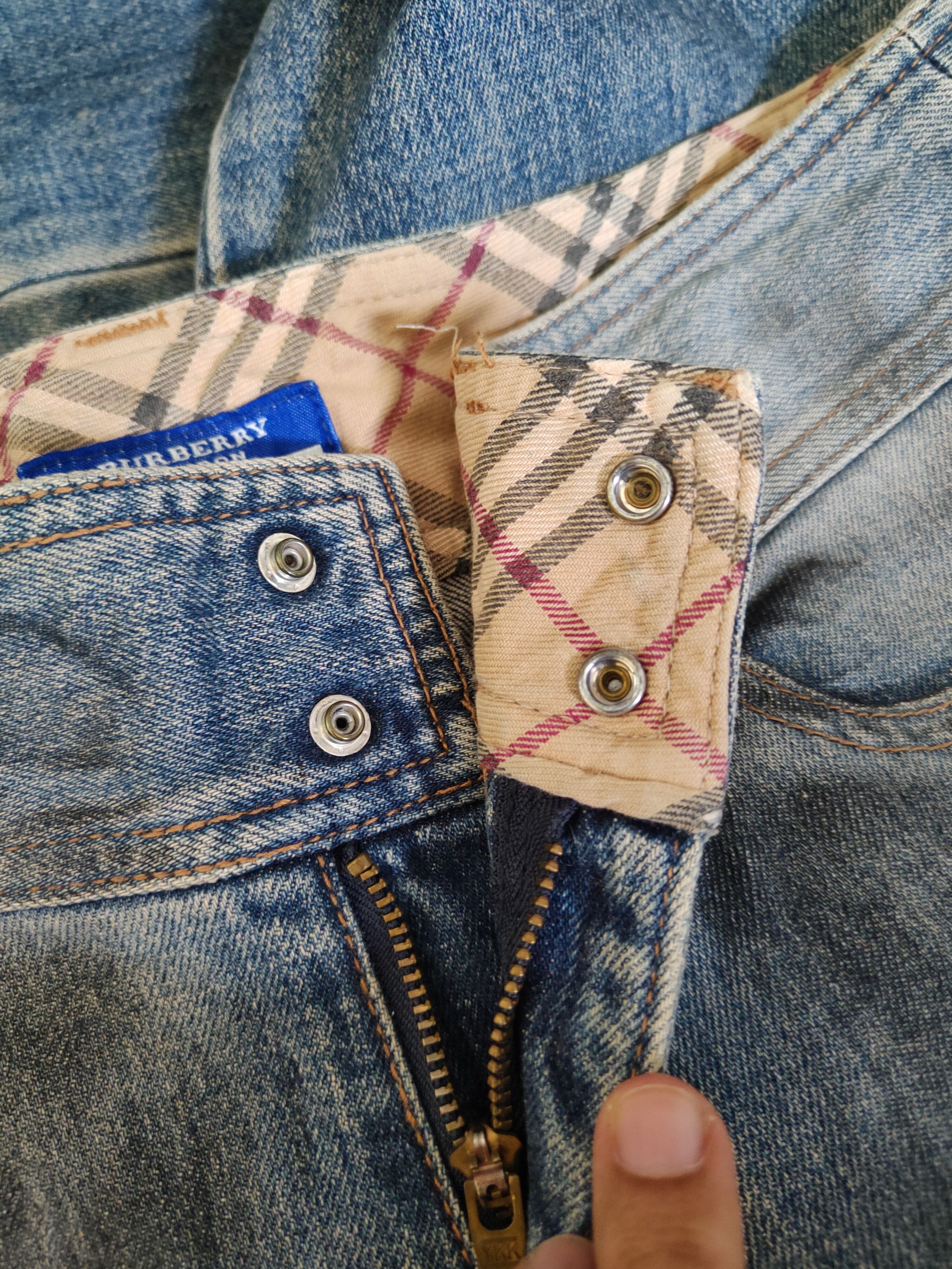 Burberry Burberry Blue Faded Distressed Ripped Jeans #W099 Size 26" / US 2 / IT 38 - 15 Thumbnail