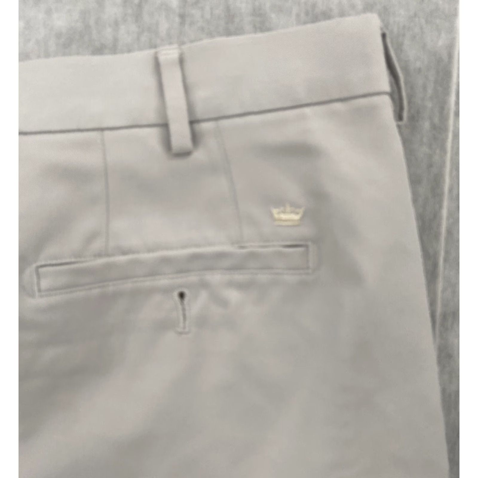 Peter Millar Peter Millar Crown Sport Chino Gray Golf Adult Shorts Size 40 Mens Polyester Pockets Front Zip Button Logo Regular Inseam 9 in Waist 40in Size US 40 / EU 56 - 4 Thumbnail