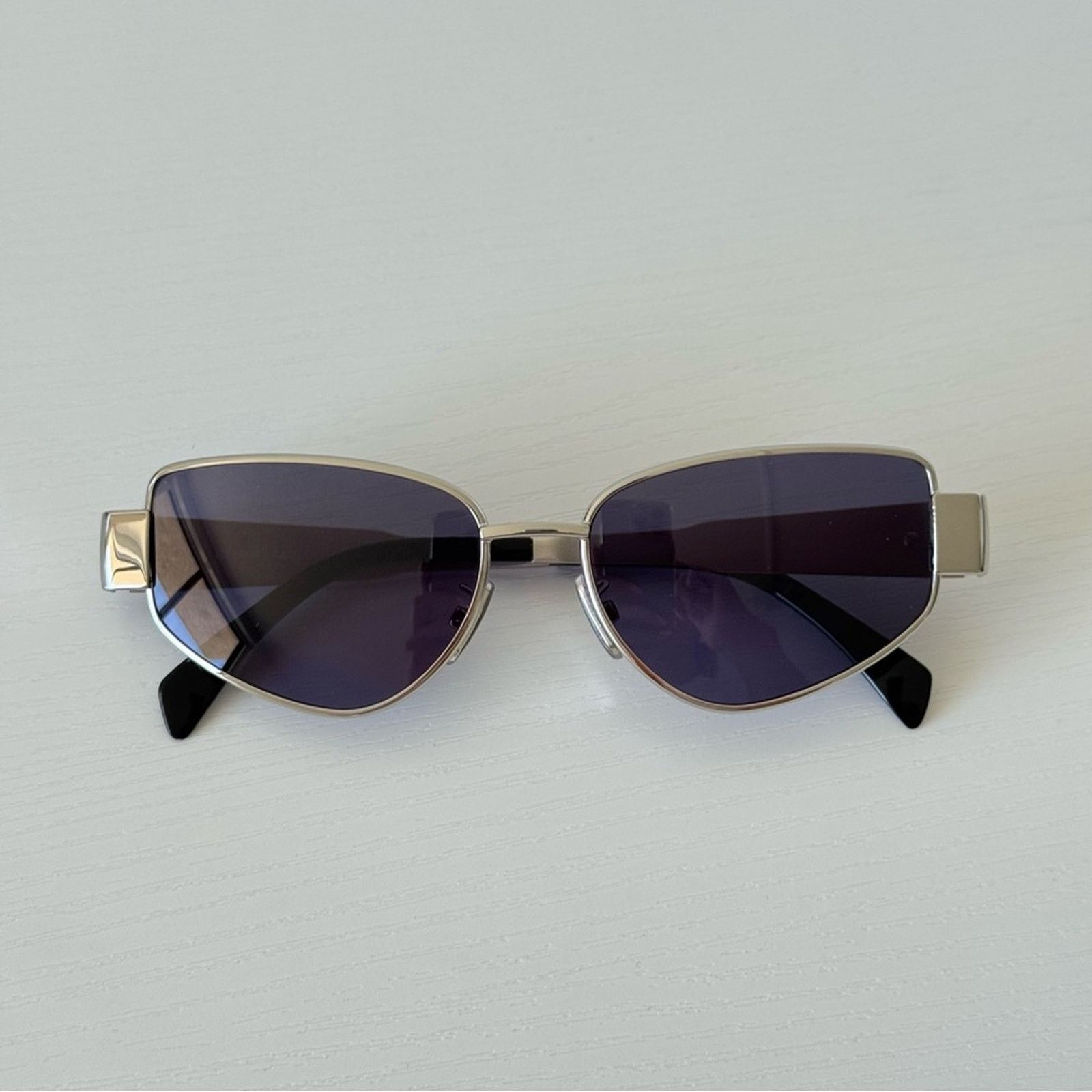 Celine New! Celine Triomphe Sunglasses CL40293U 16V, Authentic Size ONE SIZE - 2 Thumbnail