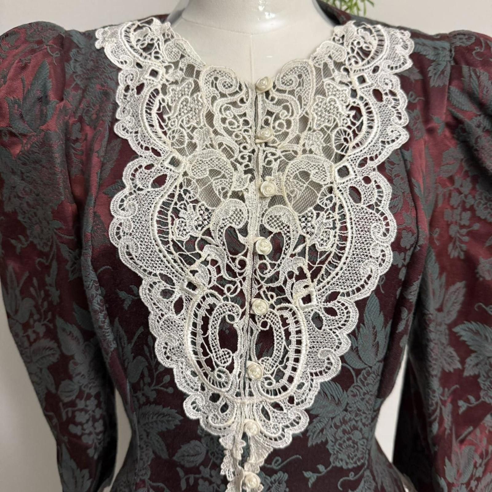Designer Vintage Victorian Lace Floral Gothic Top Small Size S / US 4 / IT 40 - 5 Thumbnail
