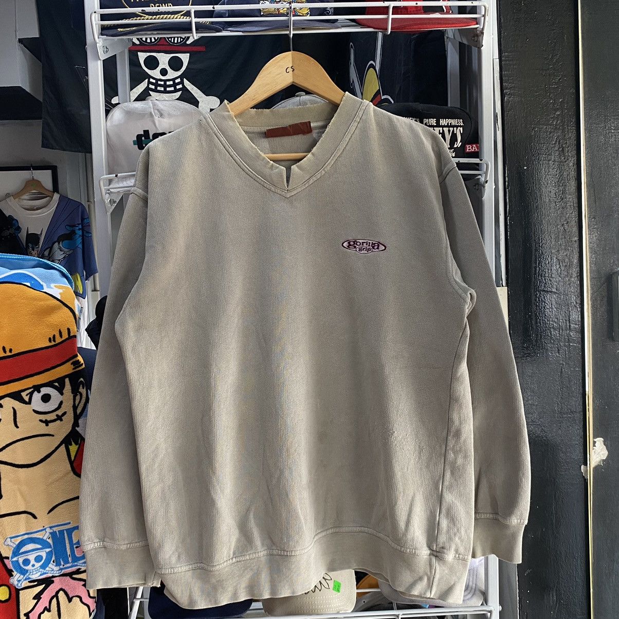 VINTAGE‼️Gorilla Grip Basic Logo Embroid Sweatshirt Distress