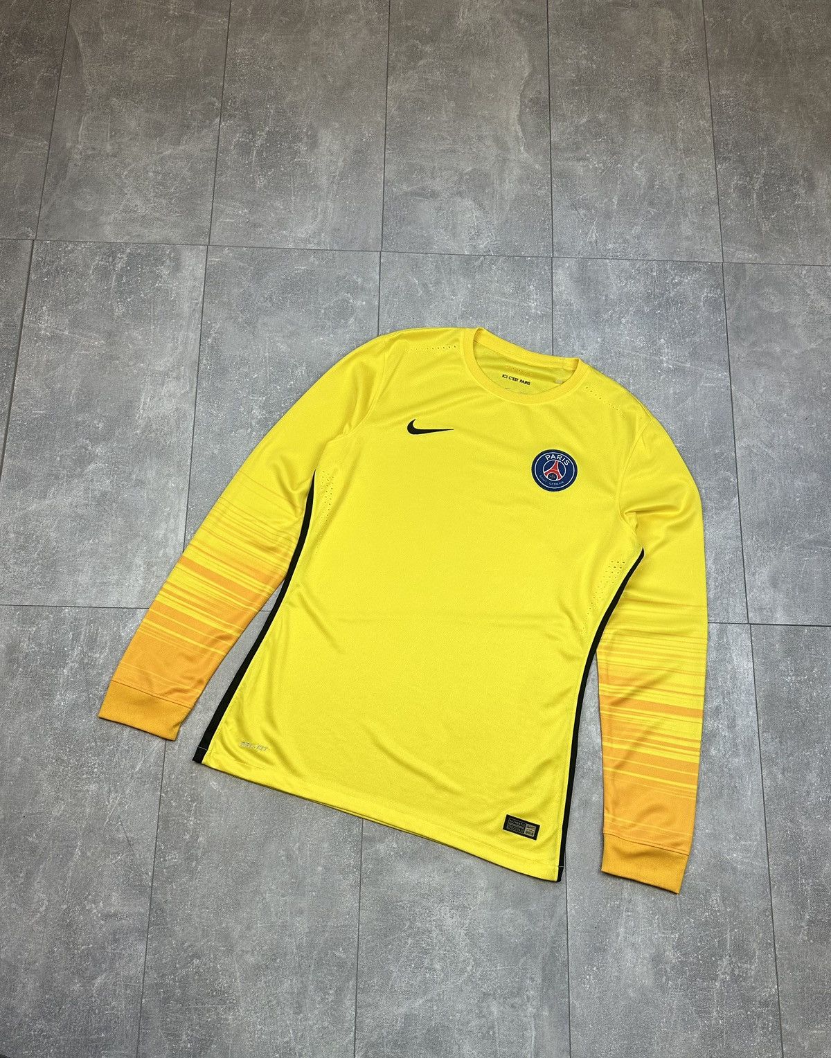 Vintage Nike Psg Paris Saint-Germain Player Issue Away Long Sleeve Size US L / EU 52-54 / 3 - 2 Thumbnail