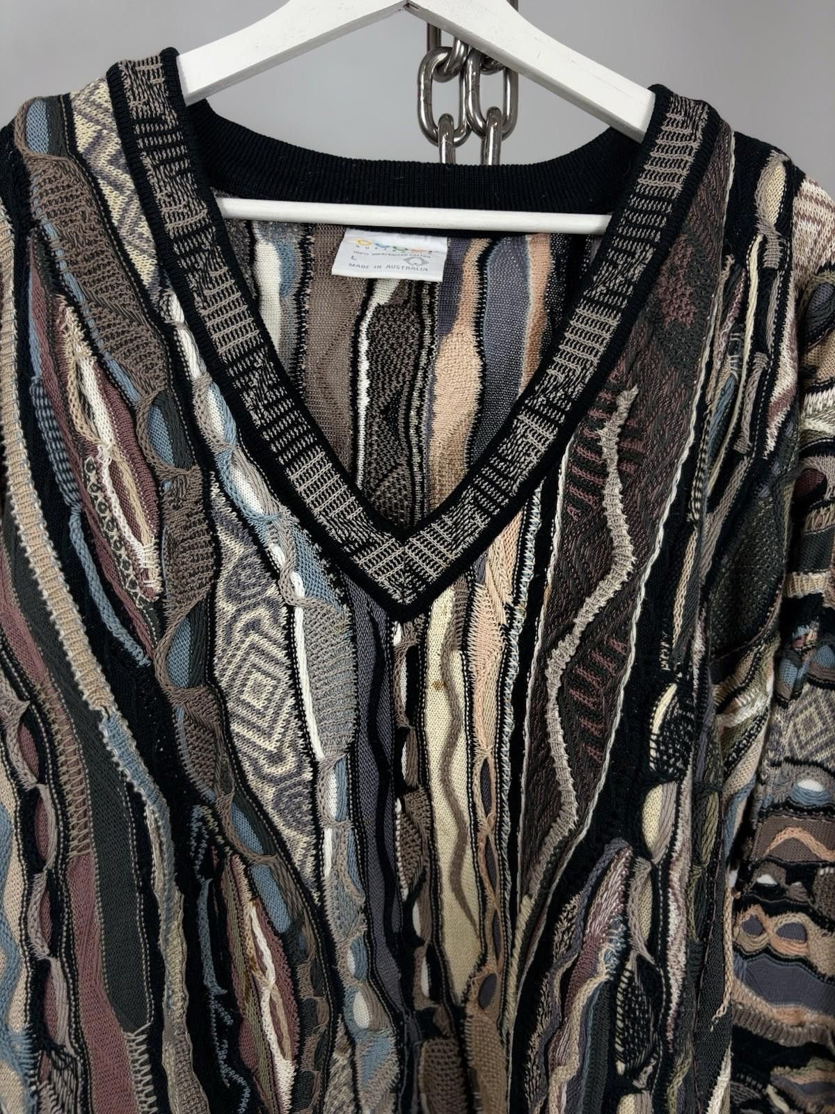 Coogi Vintage Coogi Australia V - Neck 3D Crazy Knit Sweater Size US L / EU 52-54 / 3 - 2 Thumbnail