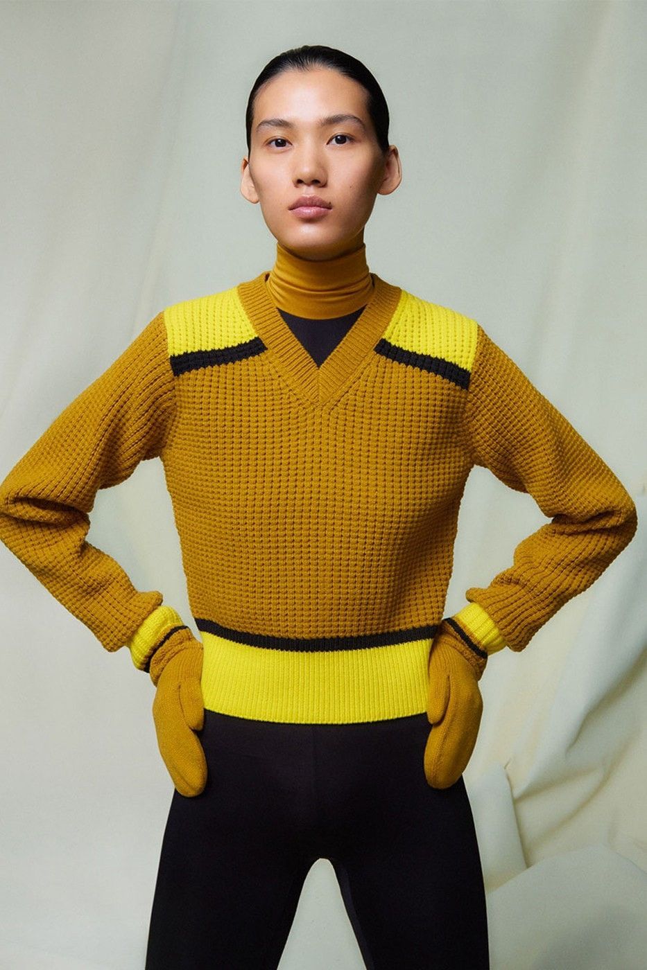 Marni × Uniqlo Marni x uniqlo knitted v-neck long sleeve cropped sweater Size L / US 10 / IT 46 - 8 Thumbnail