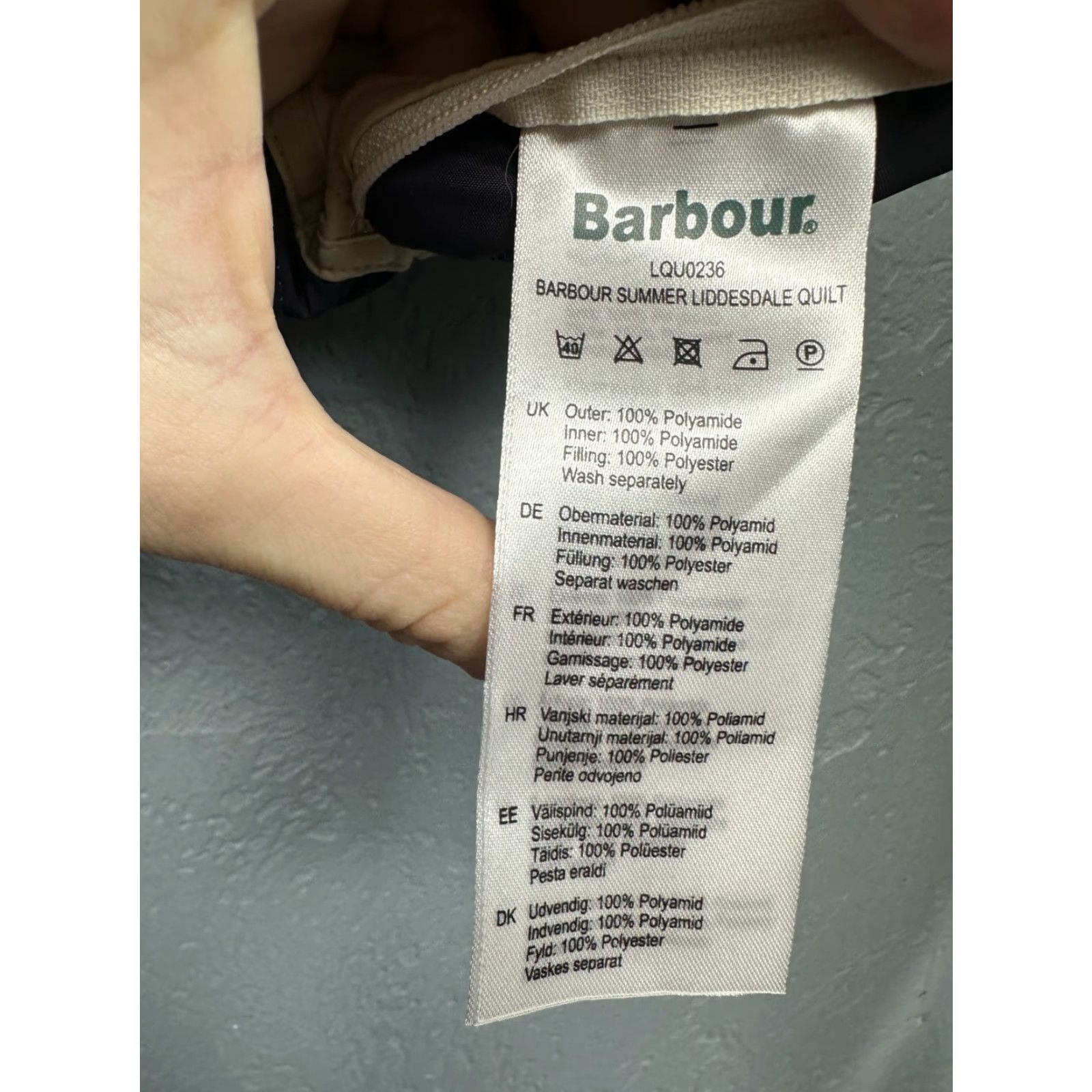 Barbour Barbour Summer Liddesdale Quilted Jacket M Women's Beige Barbour Liddesdale Quilted Jacket UK 12 (M) Sleeve 63 cm 42 cm 51 cm 63 cm Size M / US 6-8 / IT 42-44 - 5 Thumbnail