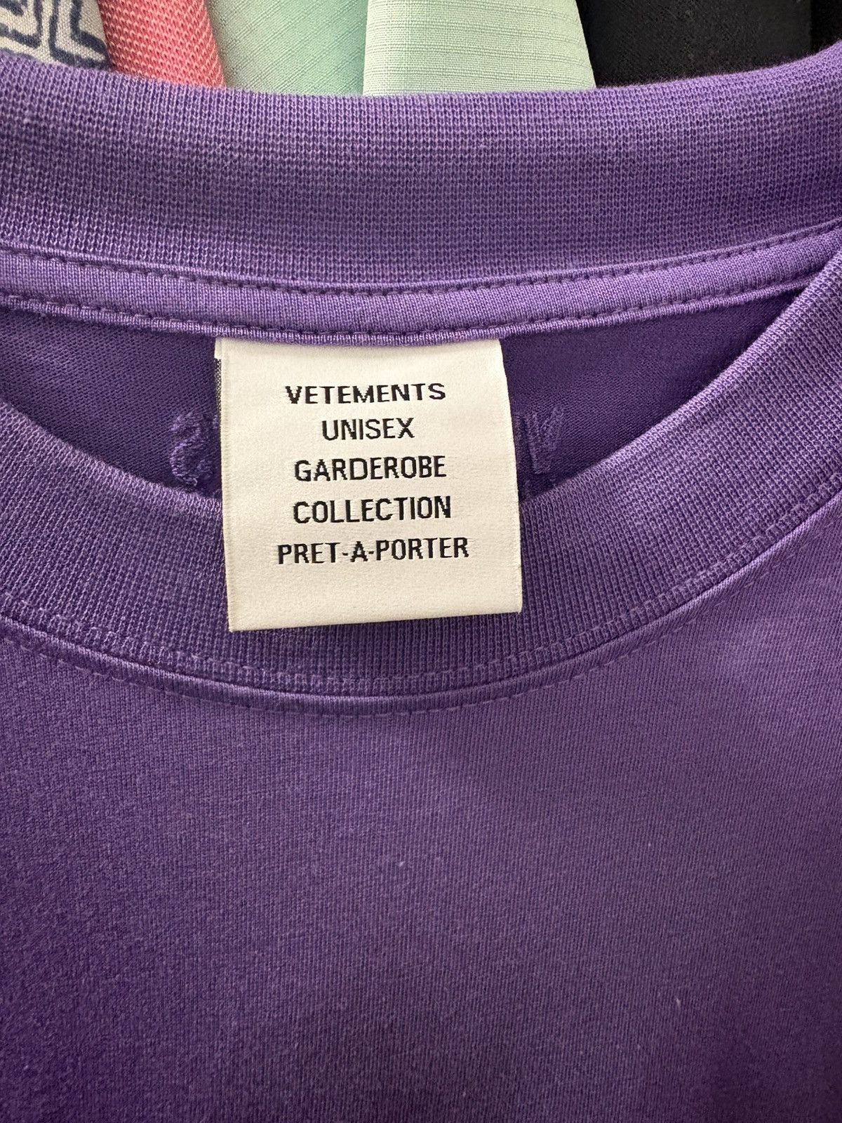 Vetements Purple Vetements Cursive Logo Tee Size US XL / EU 56 / 4 - 2 Thumbnail