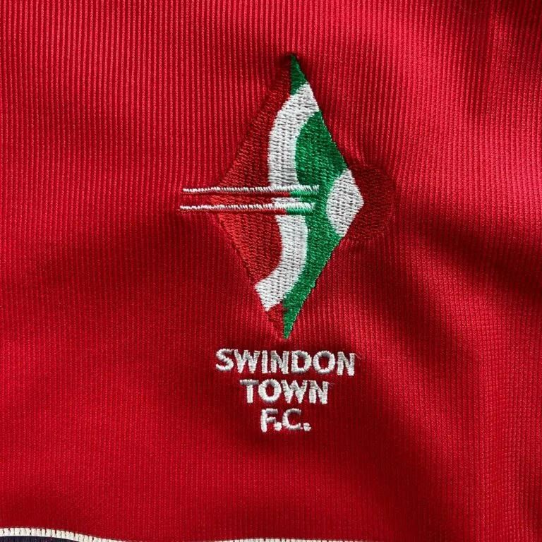 Other Swindon Town 2004-05 Strikeforce home football jersey size L Size US L / EU 52-54 / 3 - 3 Thumbnail
