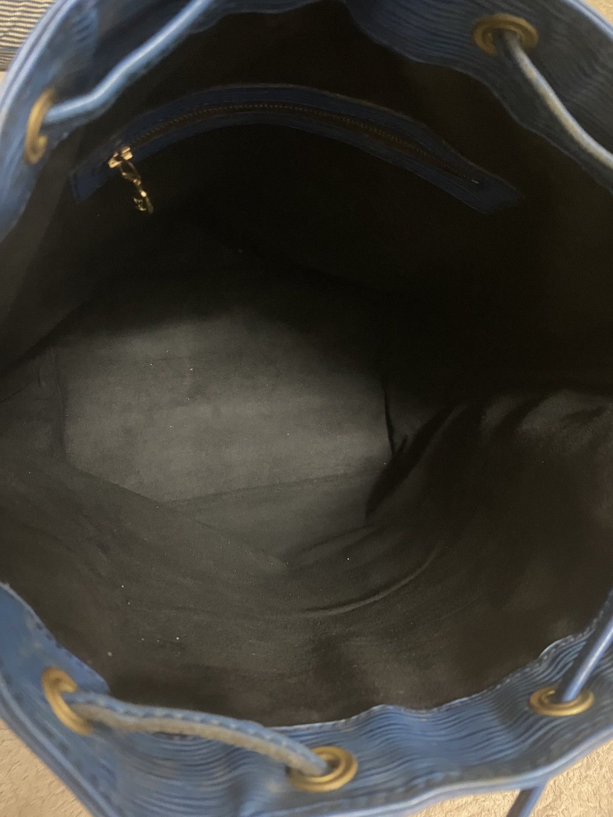 Louis Vuitton Louis Vuitton Blue Epi Bucket Size ONE SIZE - 15 Thumbnail