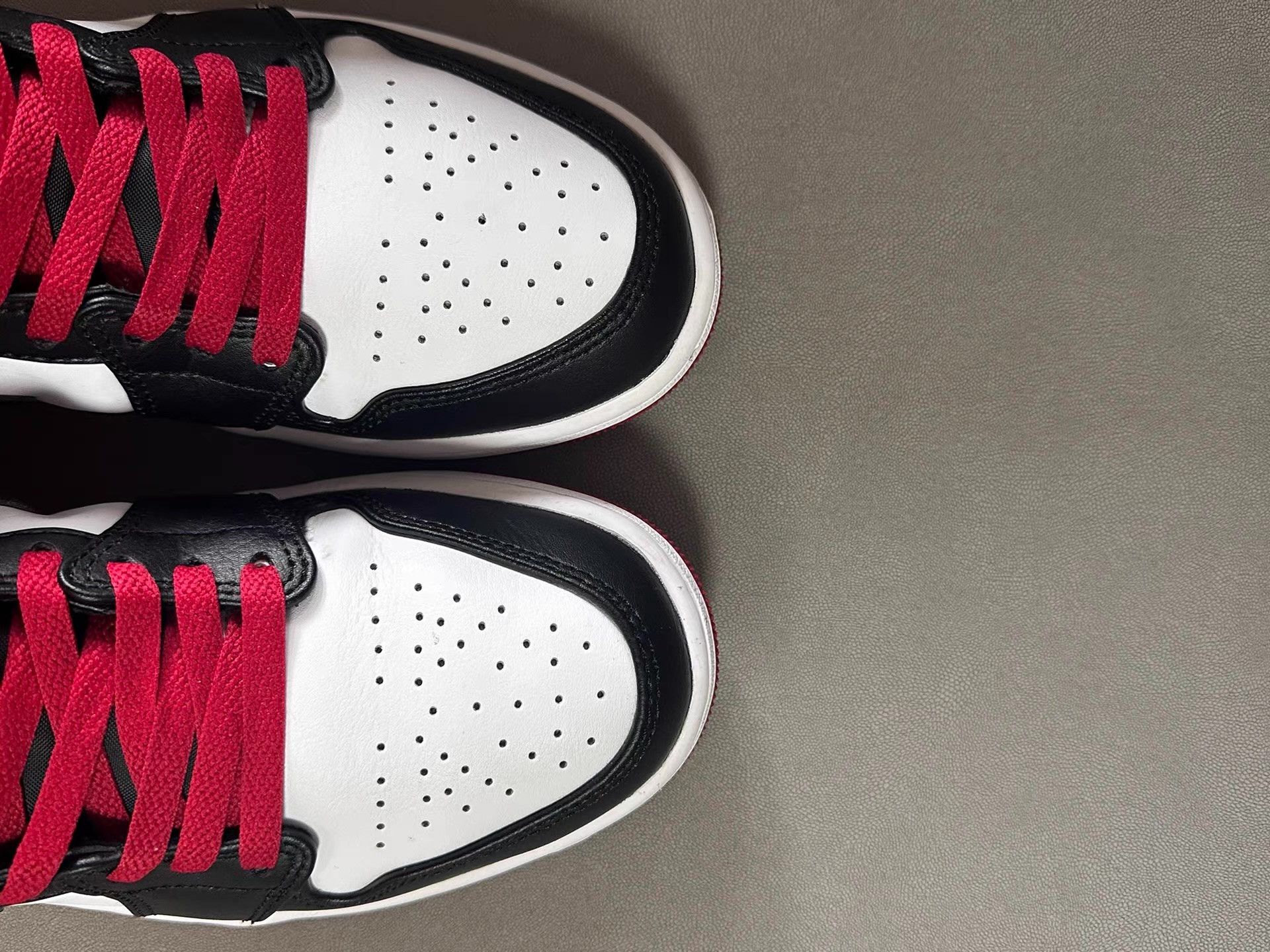 Nike AJ1 Mid Black White Red Ｑ20 Size US 8 / EU 41 - 5 Thumbnail