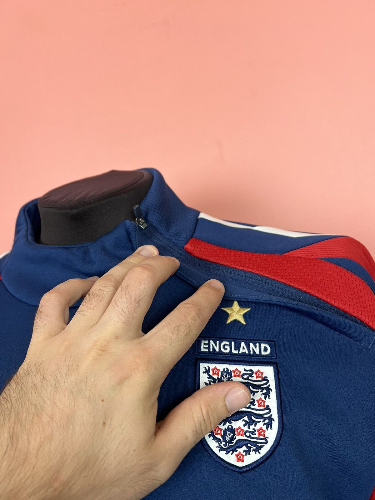 Umbro Umbro england soccer jersey football sweatshirt Size US XXL / EU 58 / 5 - 5 Thumbnail