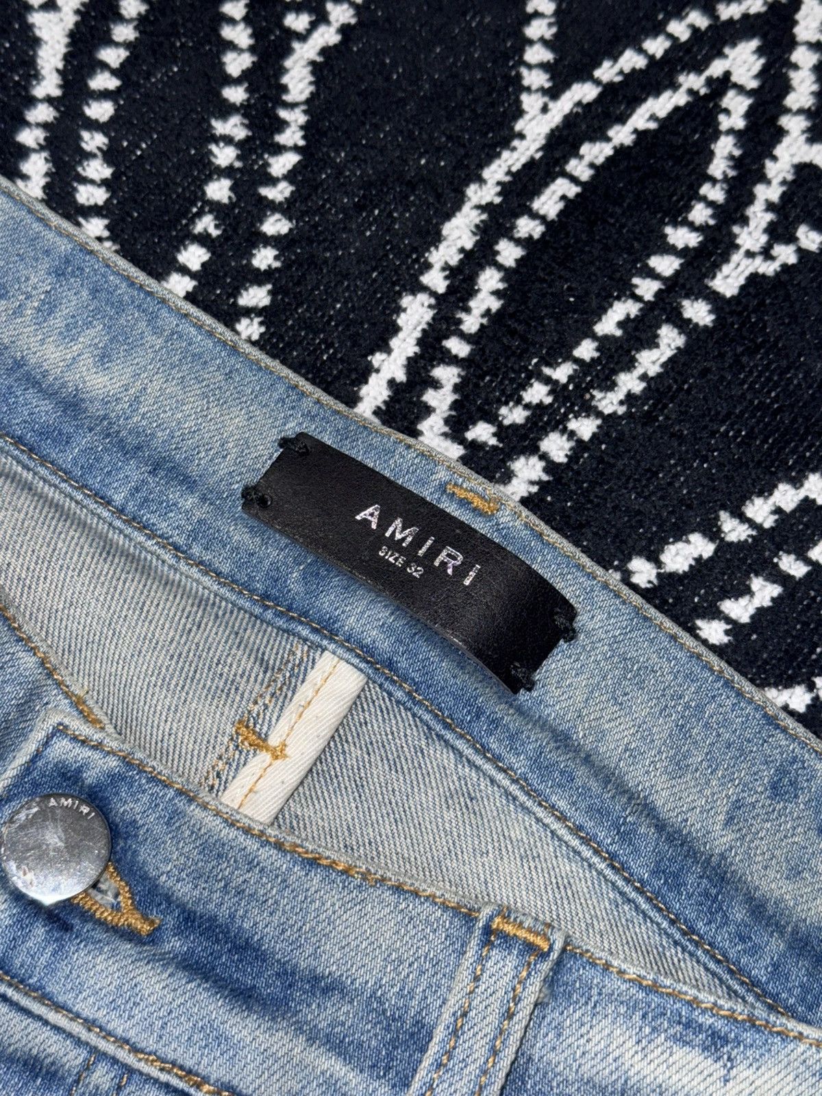 Amiri AMIRI BANDANA ENGLISH LOGO JEANS Size US 32 / EU 48 - 11 Thumbnail