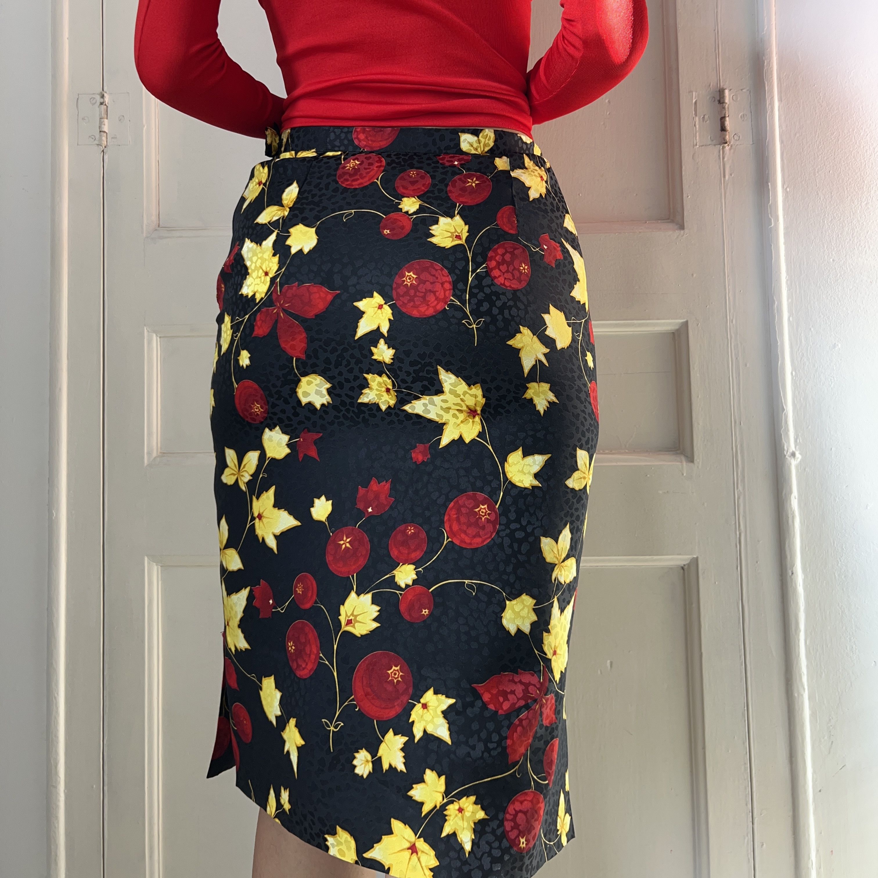 Vintage Vintage 90s Leafy Midi Skirt Size 27" / US 4 / IT 40 - 2 Thumbnail