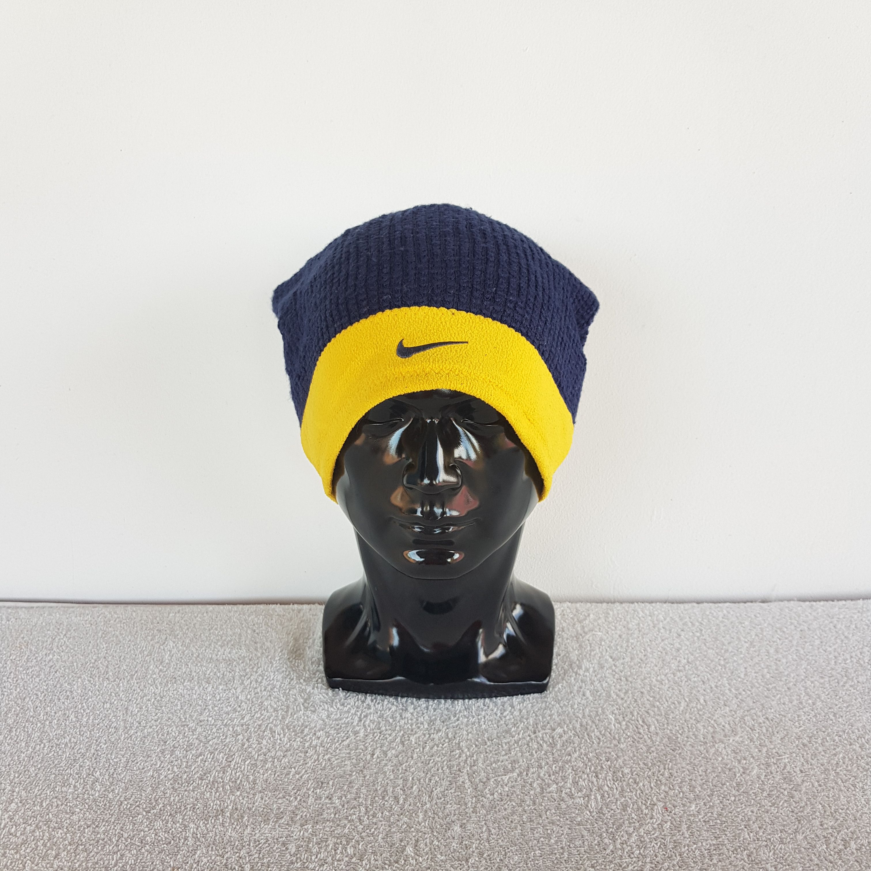 NCAA Vintage Nike Michigan Wolverines Beanie Reversible Snow Caps Size ONE SIZE - 3 Thumbnail