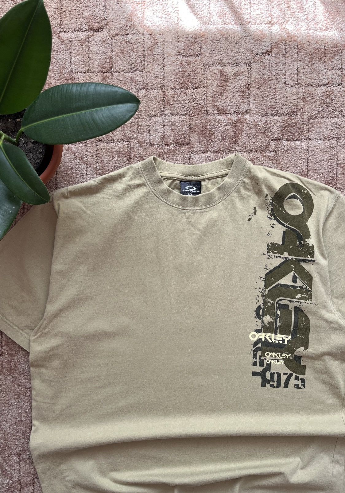 Oakley Vintage Oakley Rare Archive Streetwear 00's Big Logo Tee Size US XL / EU 56 / 4 - 2 Thumbnail