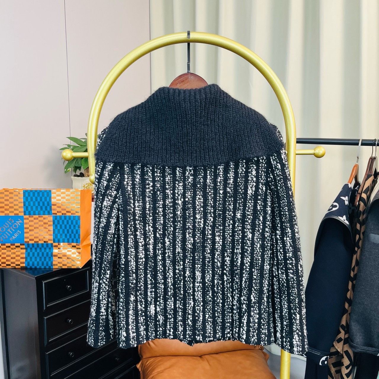Gucci Gucci Black and silver knitted gold button cardigan sweater Size US S / EU 44-46 / 1 - 2 Thumbnail