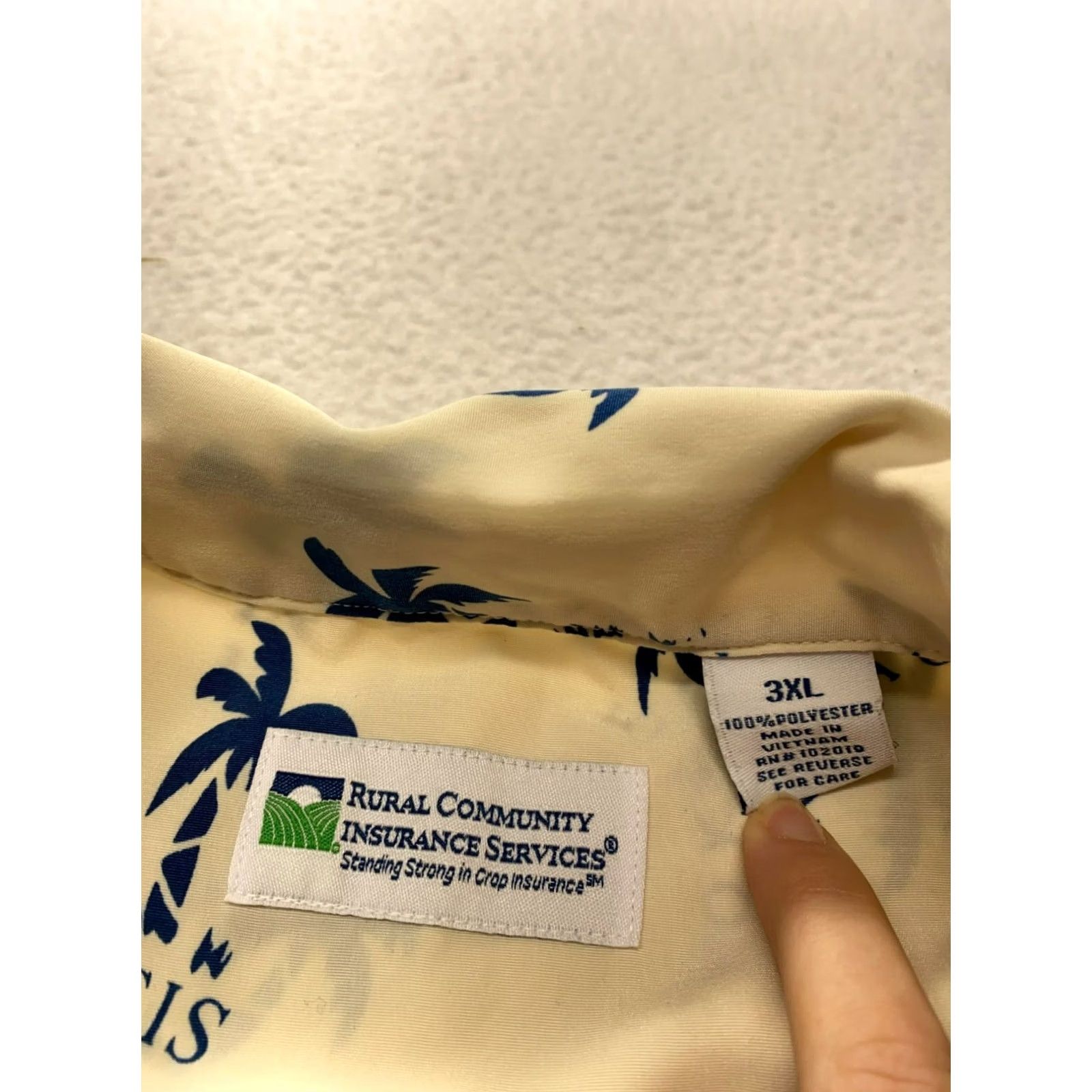 Vintage Mens Beige Hawaiian Shirt 3XL Rural Community Insurance Services Button-Up Short Sleeve Palm Tree Polyester Mens 3XL Beige Hawaiian Shirt - Like New Size US XXL / EU 58 / 5 - 4 Thumbnail