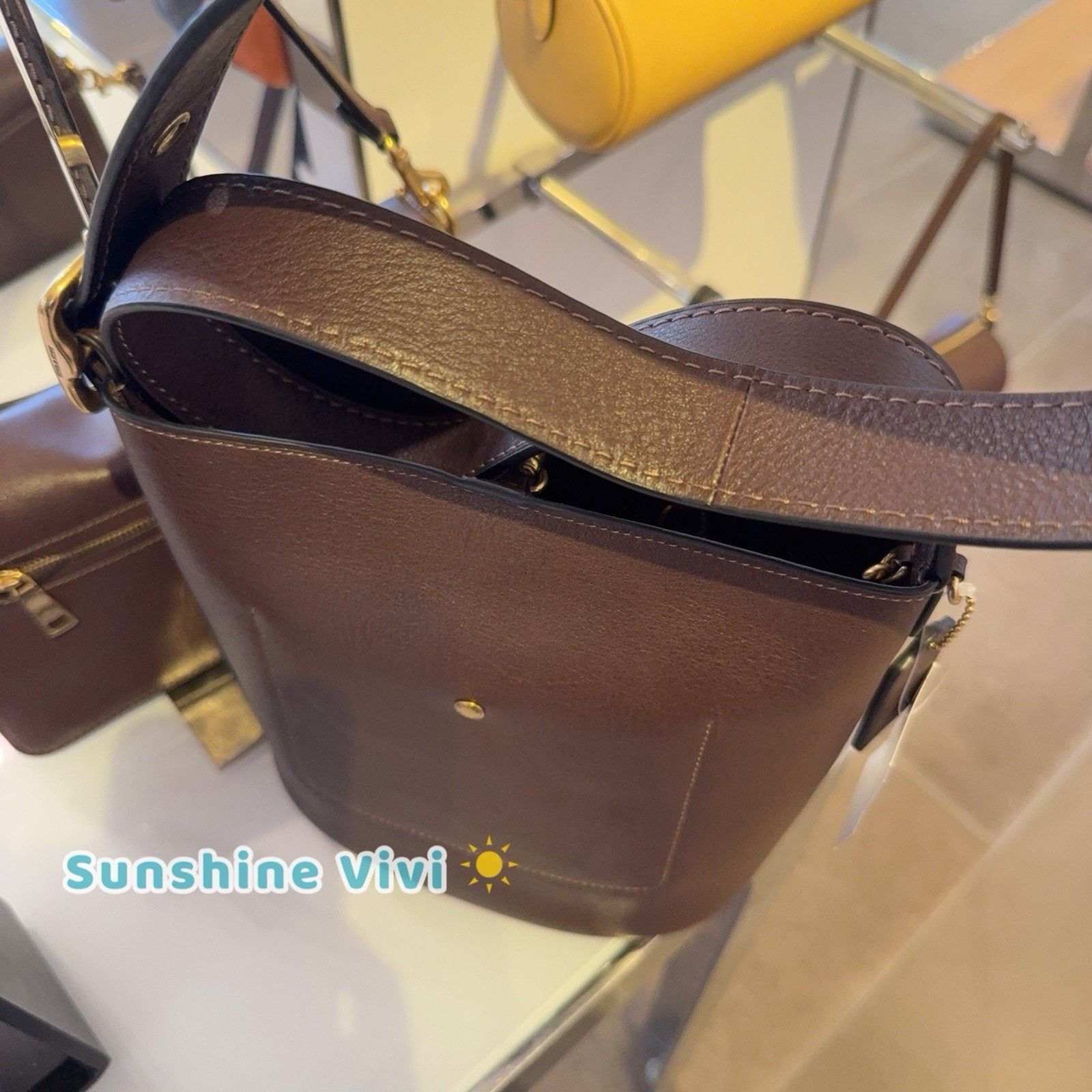 Coach NWT Coach Bleecker Bucket Bag 21 Brass/Maple leather CCX07 Size ONE SIZE - 6 Thumbnail