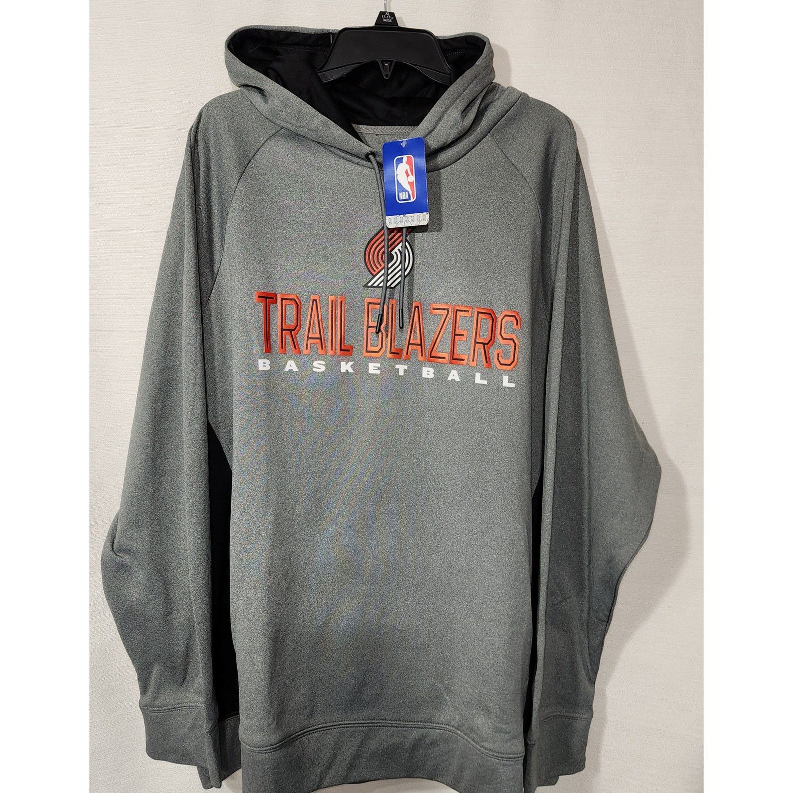 NBA Trail Blazer basketball Gray/black Hoodie Men's 2XL Size US XXL / EU 58 / 5 - 1 Thumbnail