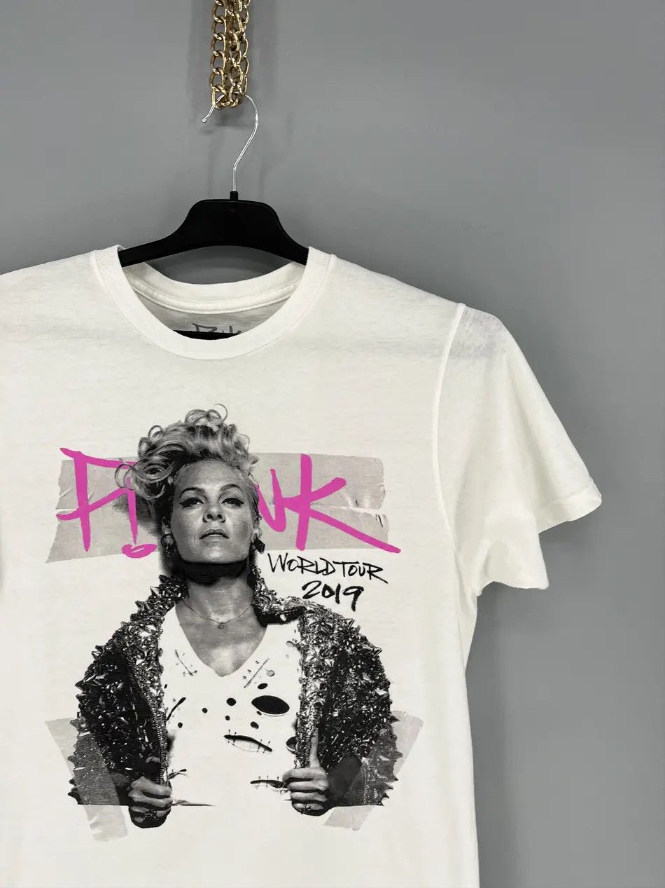 Band Tees Vintage Y2K Pink Fun House Tour American Singer Artist Tee Size US M / EU 48-50 / 2 - 5 Thumbnail