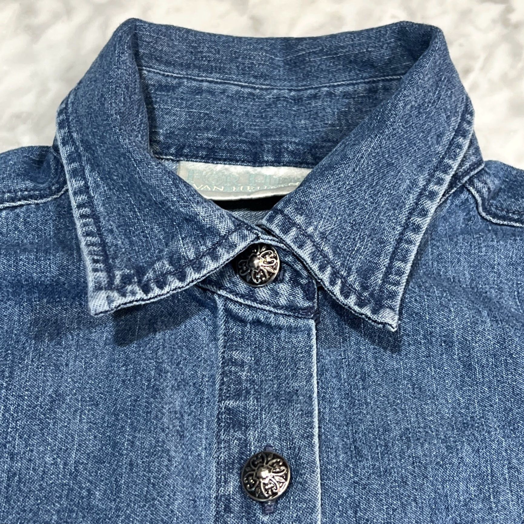 Van Heusen VAN HEUSEN Denim Shirt Women XS FOR HER Long Sleeve Button Front Cotton Blue Vtg Size XS / US 0-2 / IT 36-38 - 3 Thumbnail