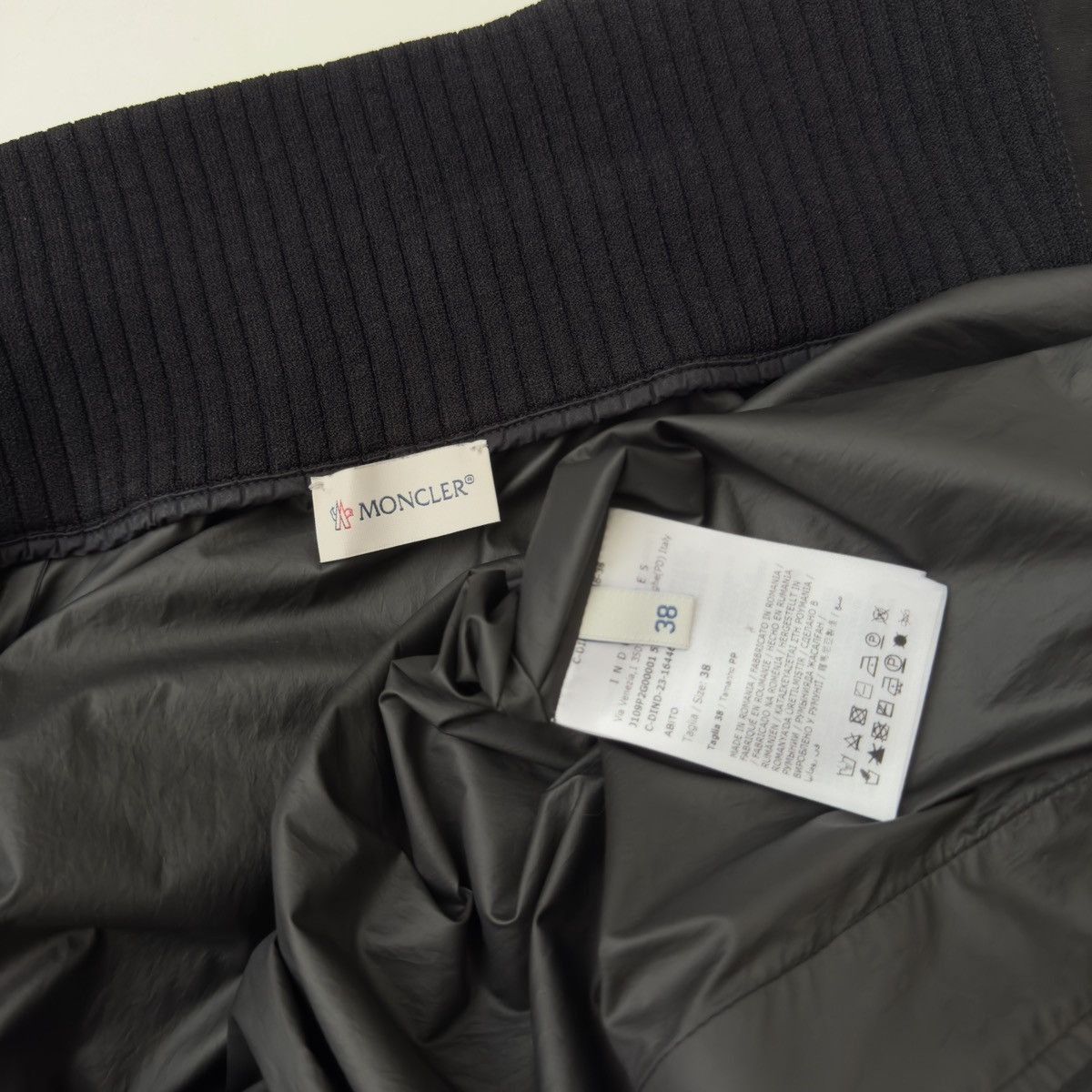 Moncler Moncler Nylon Hybrid Dress In Black Size XS / US 0-2 / IT 36-38 - 16 Thumbnail