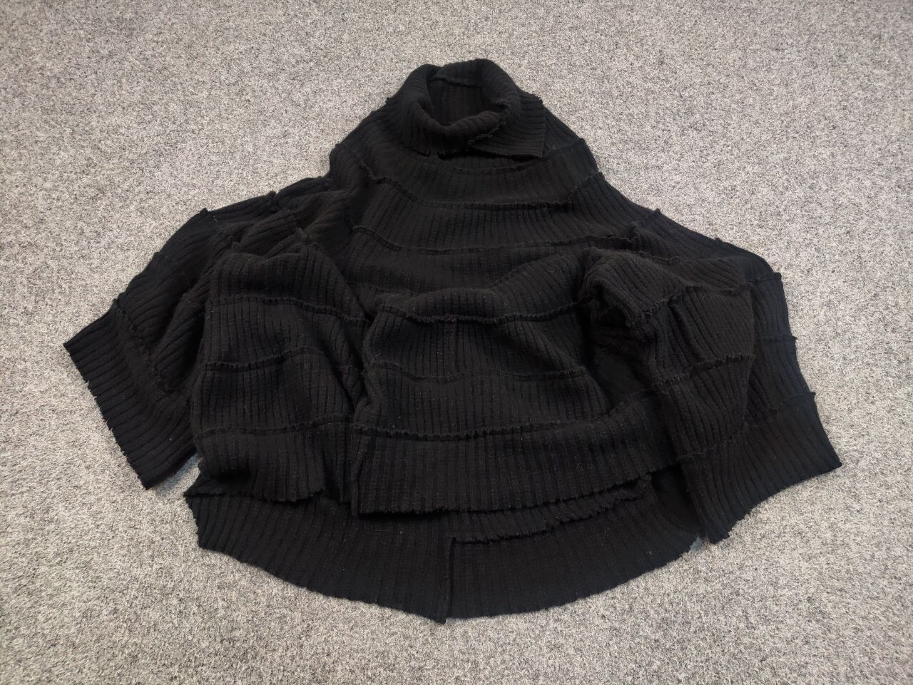 Yohji Yamamoto Vintage 90s Y's Yohji Yamamoto Knit Poncho Oversized Sweater Size M / US 6-8 / IT 42-44 - 2 Thumbnail