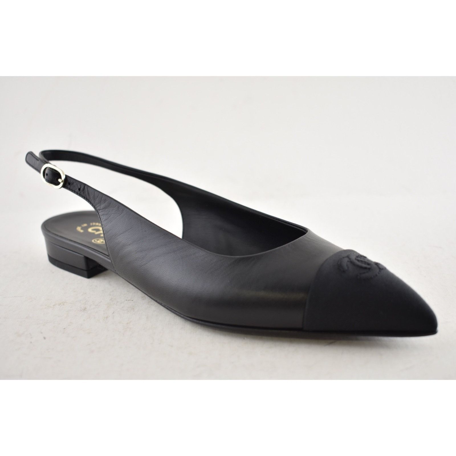 Chanel Chanel 24A Black Leather CC Logo Slingback Ballet Flat 38.5 Size US 8.5 / IT 38.5 - 7 Thumbnail