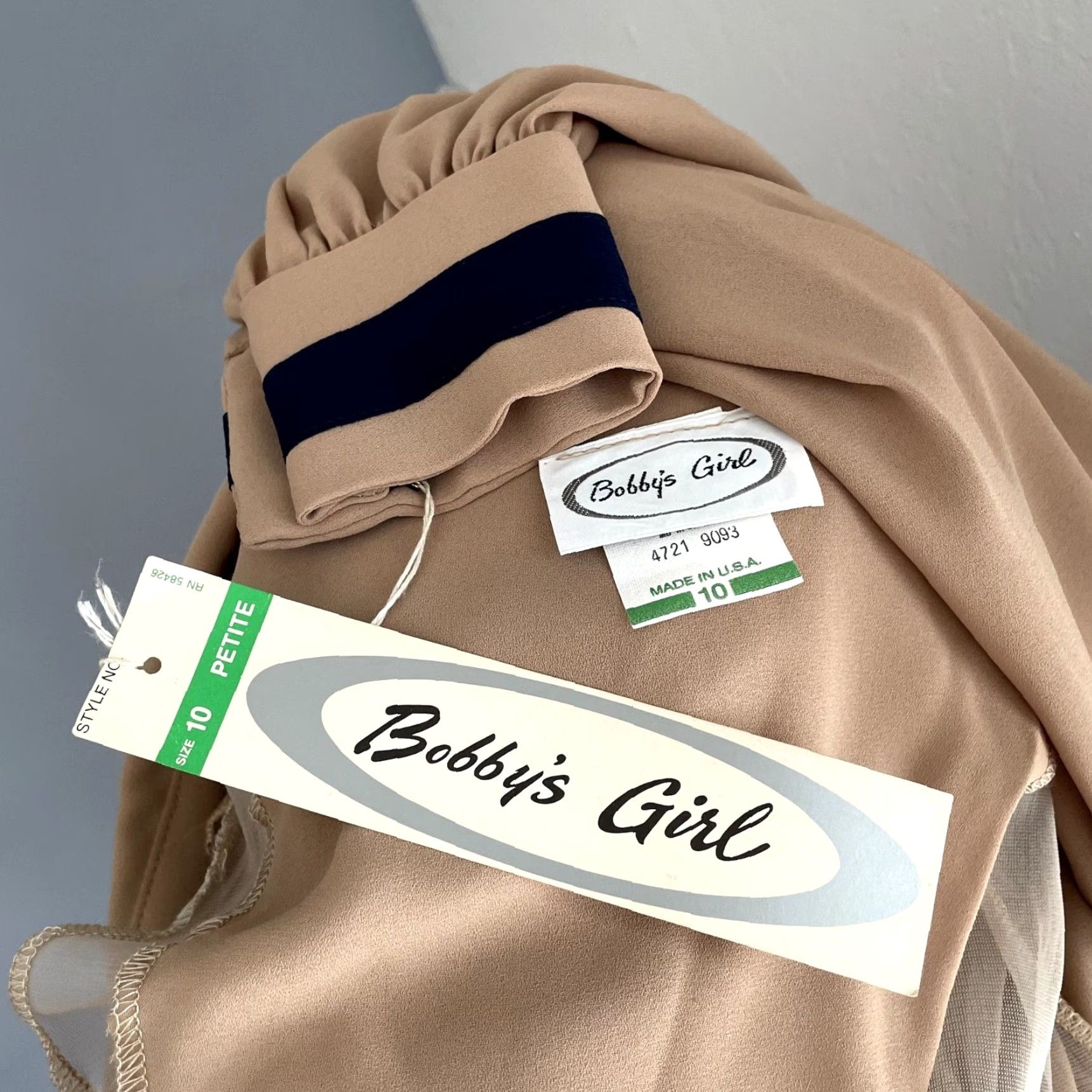 Vintage VINTAGE Bobby's Girl Chiffon Midi Dress Office Wear/Work Beige S/M 70s Secretary/Geek Size S / US 4 / IT 40 - 7 Thumbnail