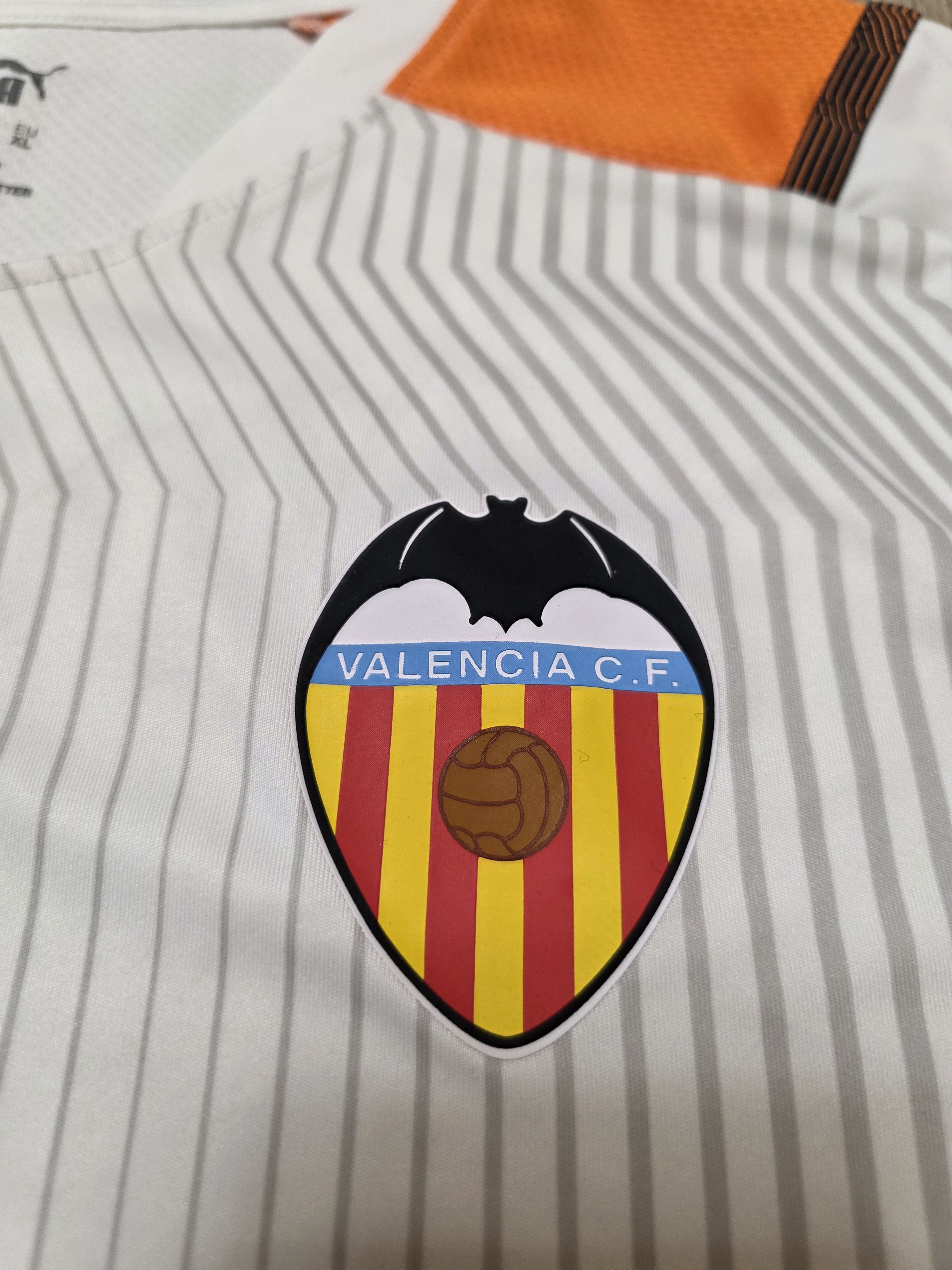 Puma VALENCIA 2020 TRAINING FOOTBALL SHIRT SPAIN SOCCER JERSEY Size US XL / EU 56 / 4 - 4 Thumbnail