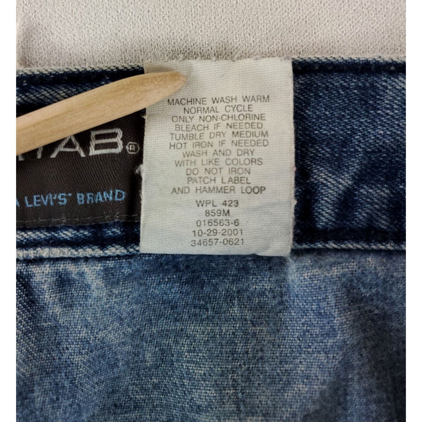 Levi's VINTAGE Levi's Silvertab Shorts VTG Y2K Carpenter Blue Mens 38 (38 Actual) Size US 38 / EU 54 - 6 Thumbnail