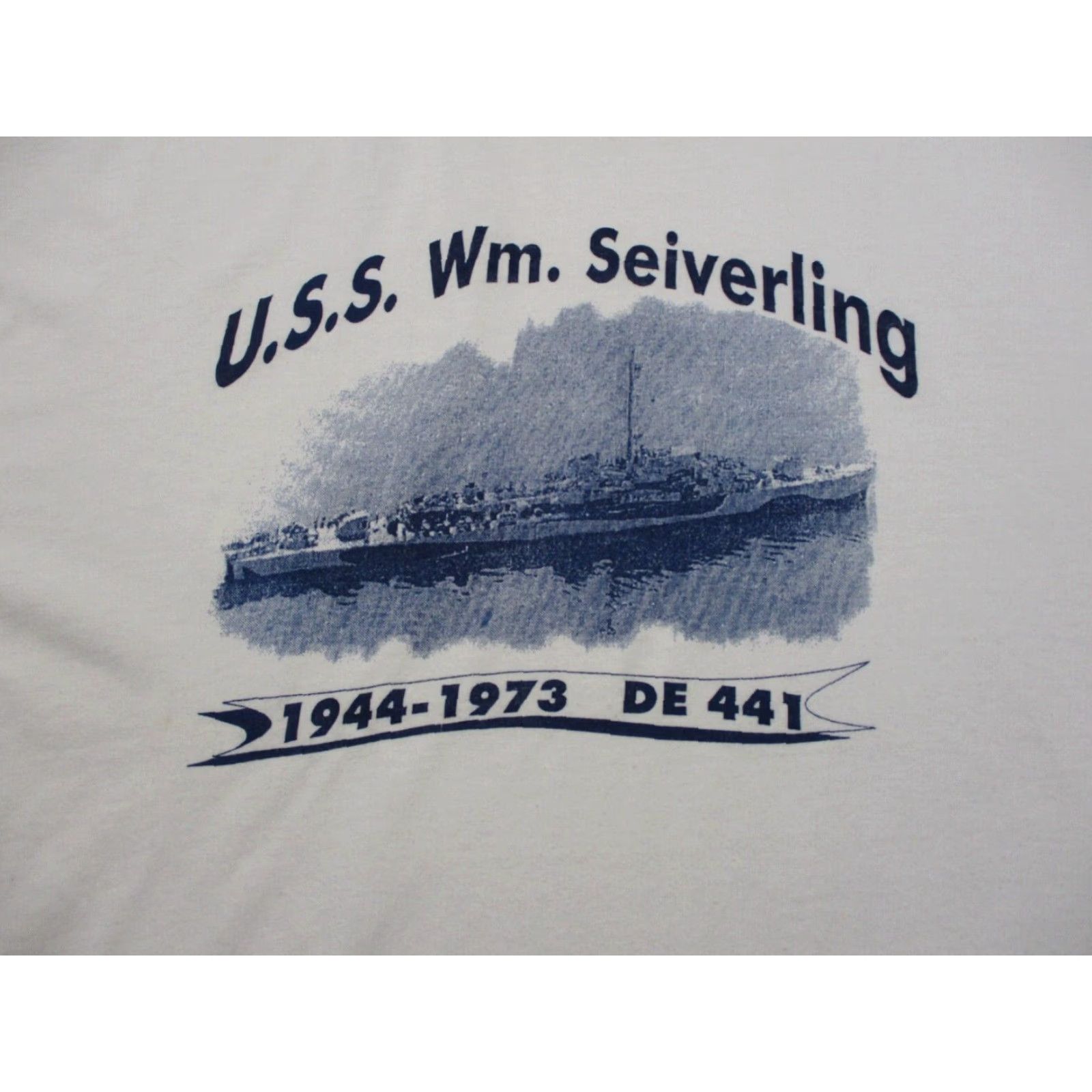 Vintage VINTAGE USS WILLIAM SEIVERLING Shirt Mens 2XL 2XL DE-441 FRIGATE U.S NAVY Logo Classic Military Nautical USA Mens T-Shirt Size US XXL / EU 58 / 5 - 2 Thumbnail