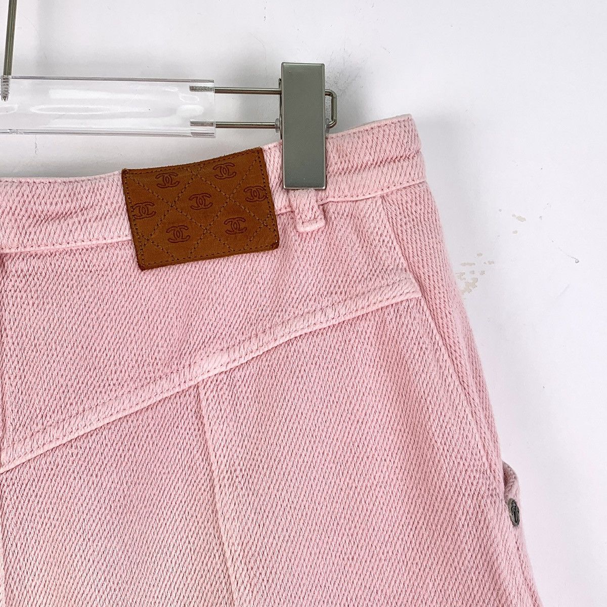 Chanel Chanel Pink Vintage Logo Cotton Casual Denim Shorts K26WX Size 27" / US 4 / IT 40 - 5 Thumbnail