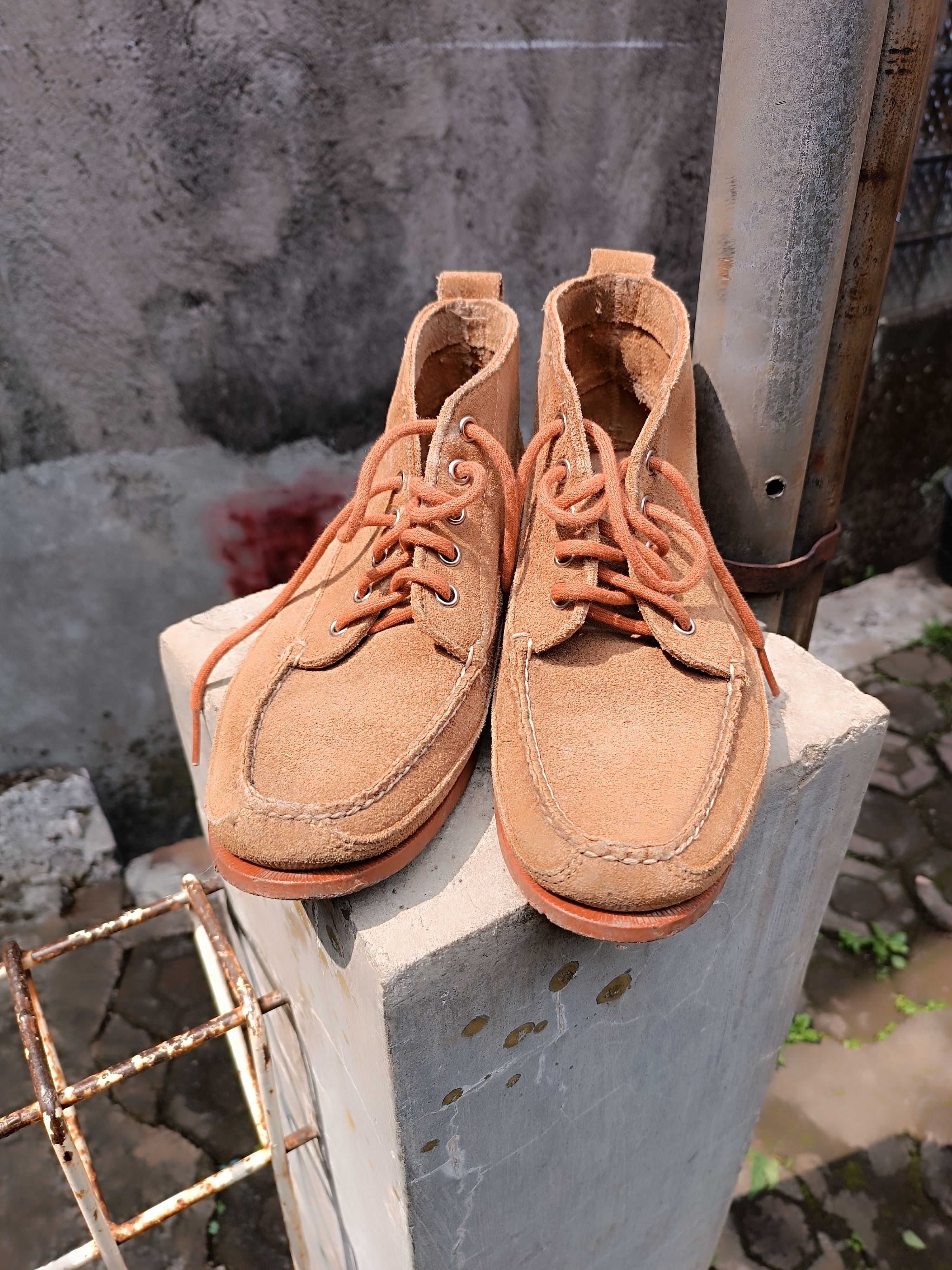 G.H. Bass & Co. G.H. Bass X Mark McNairy Carlton Chukka Boots Limited Size US 8.5 / EU 41-42 - 2 Thumbnail