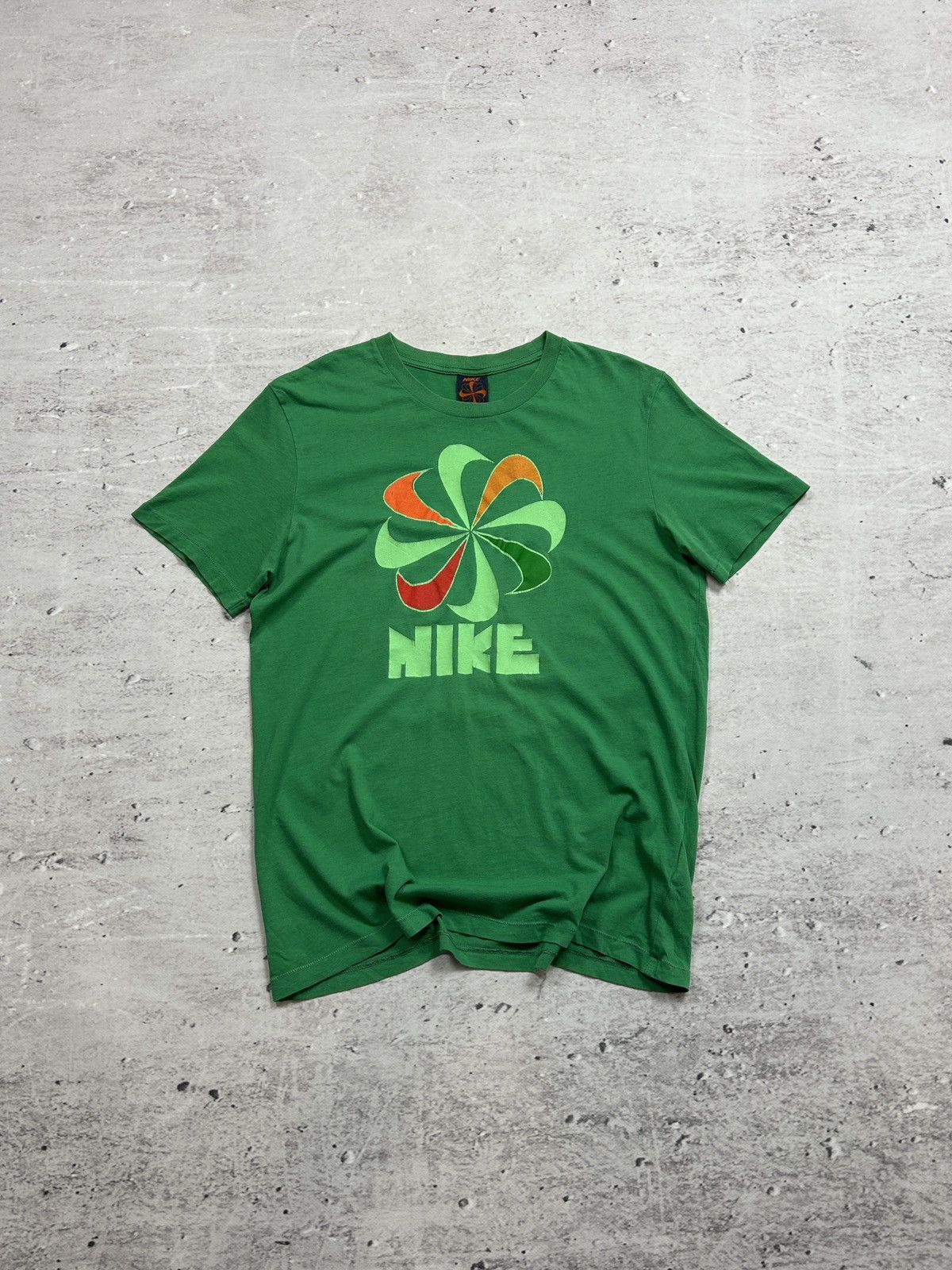 Nike 💥Vintage Nike Pinwheel Single Stitch Green T-shirt Big Logo💥 Size US L / EU 52-54 / 3 - 1 Thumbnail