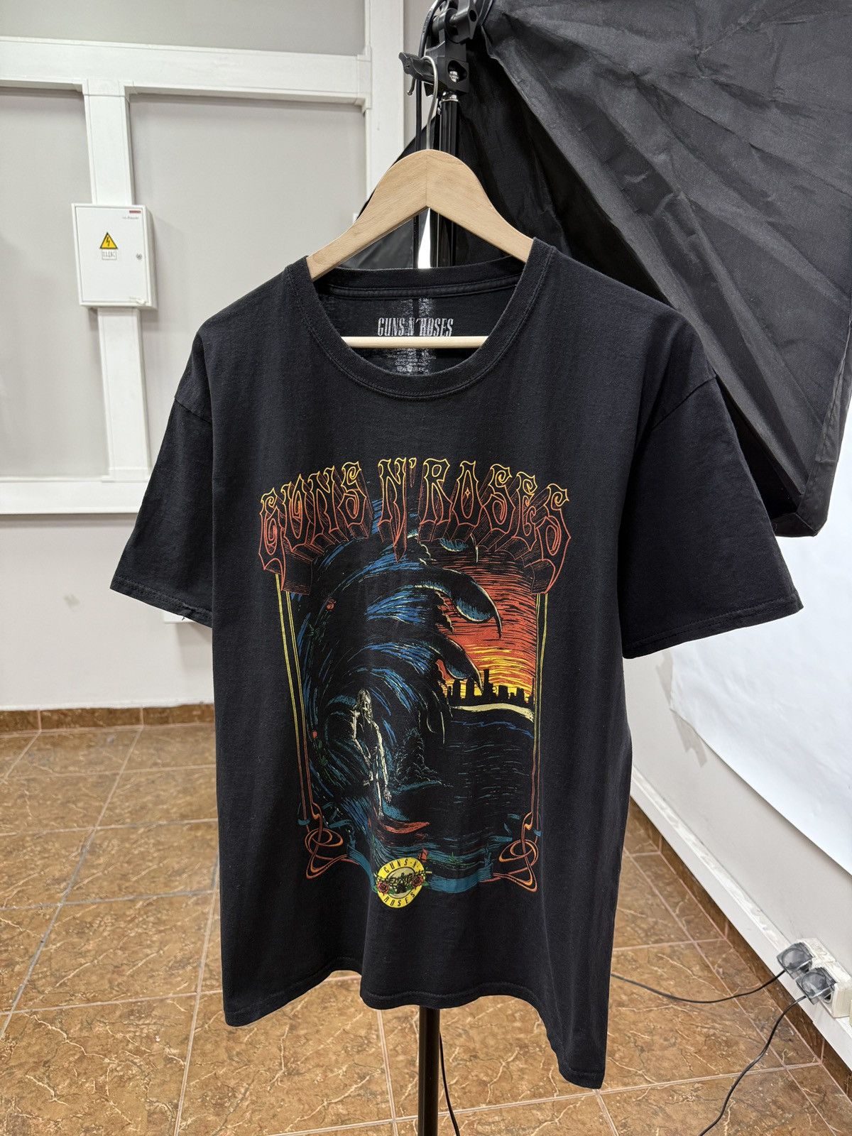 Guns N' Roses 🇺🇸☠️ Guns N Roses Surf Rock Band T-Shirt Rare Retro Surfing Size US L / EU 52-54 / 3 - 1 Thumbnail