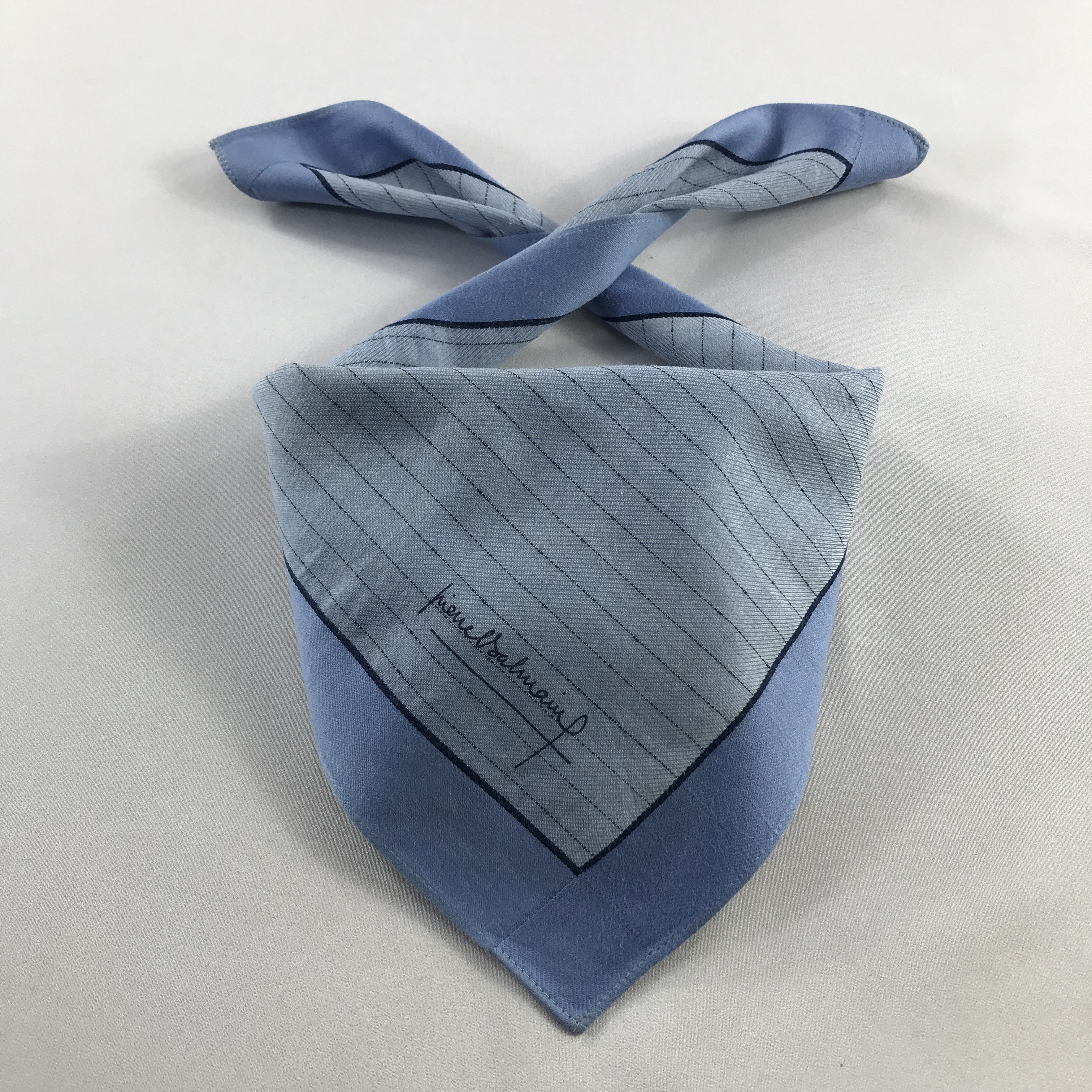 Pierre Balmain Pierre Balmain Handkerchief / Bandana / Neckerchief C713 Size ONE SIZE - 1 Thumbnail
