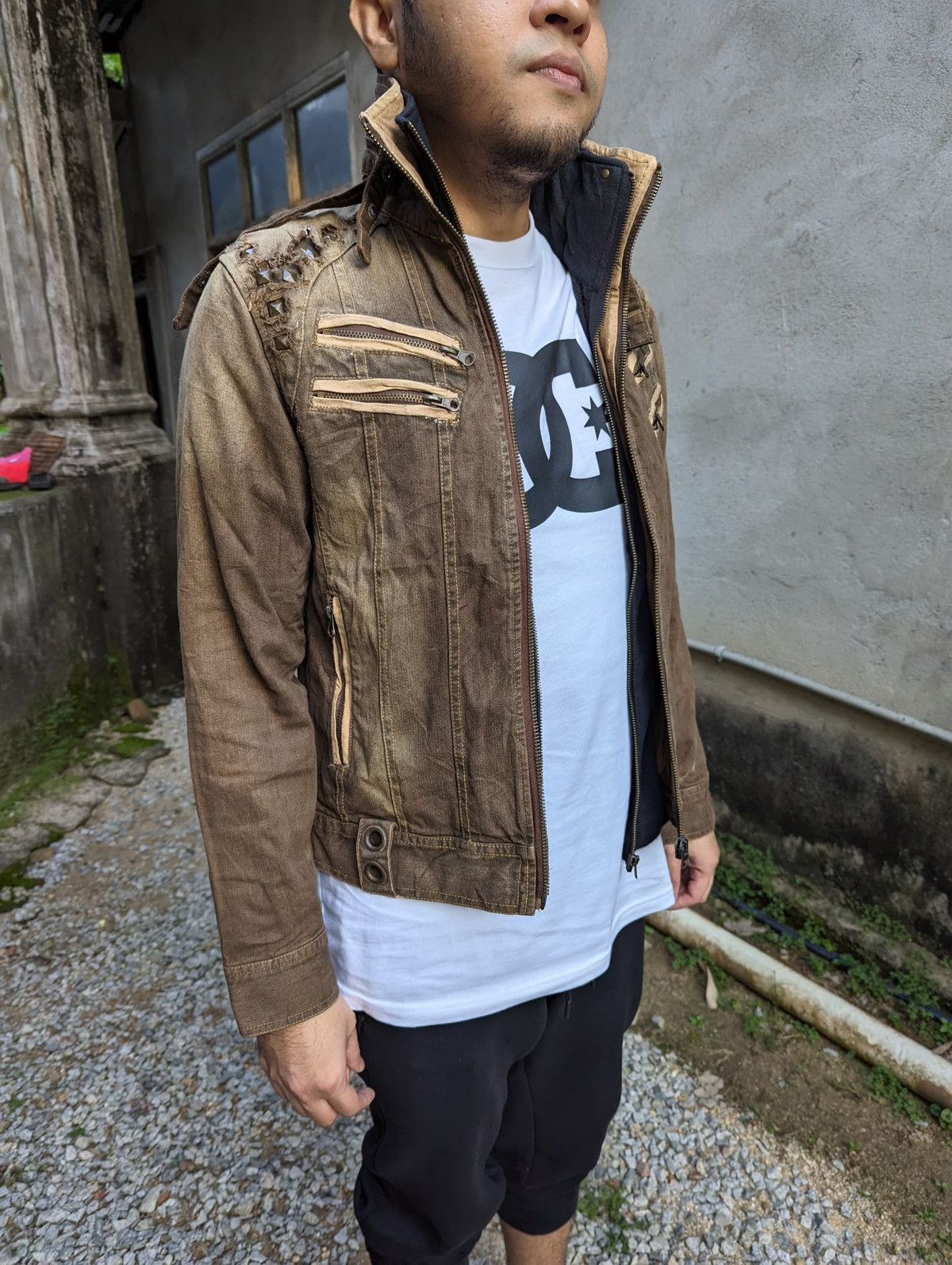 In The Attic × Seditionaries In The Attic Changeal Stud Distressed Washed Denim Jacket Size US M / EU 48-50 / 2 - 15 Thumbnail